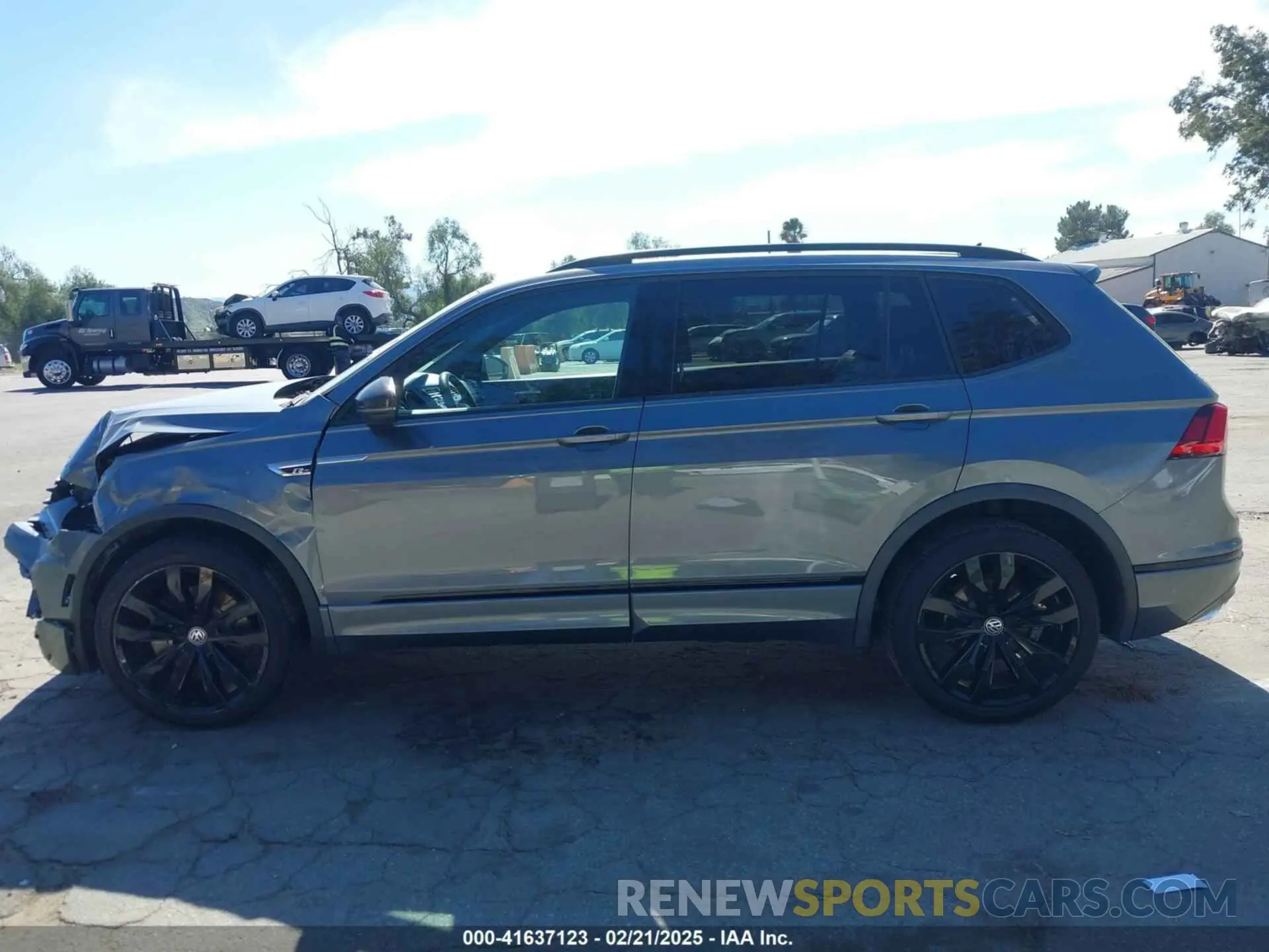 14 Photograph of a damaged car 3VV3B7AX9MM007822 VOLKSWAGEN TIGUAN 2021
