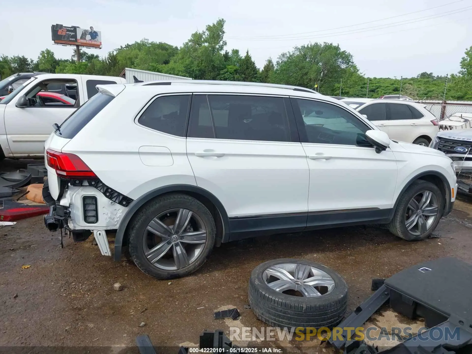 14 Photograph of a damaged car 3VV3B7AXXMM008588 VOLKSWAGEN TIGUAN 2021