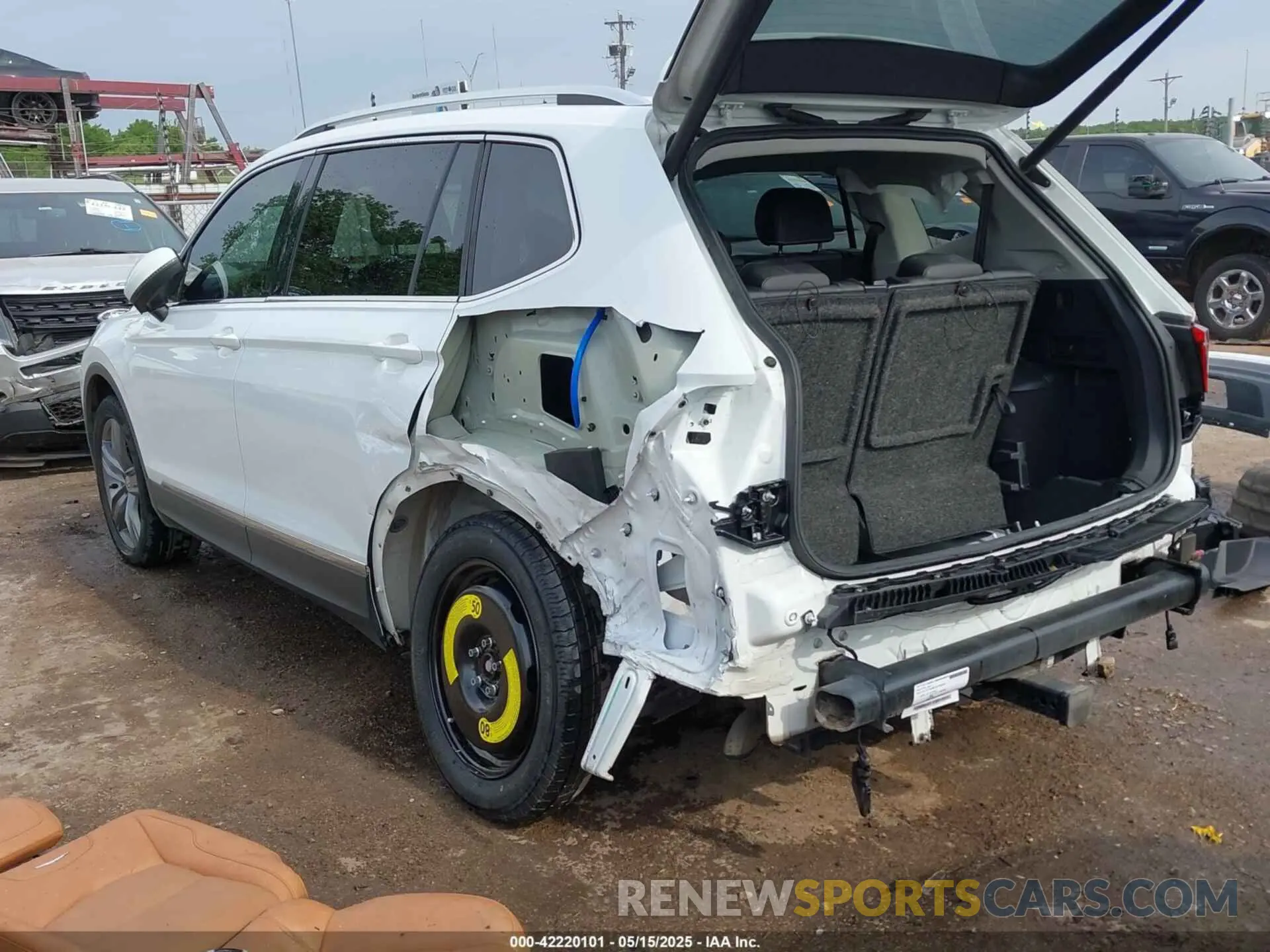 3 Photograph of a damaged car 3VV3B7AXXMM008588 VOLKSWAGEN TIGUAN 2021
