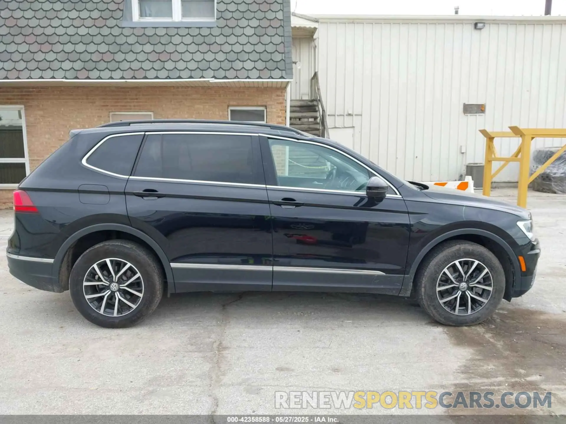 14 Photograph of a damaged car 3VV3B7AXXMM101773 VOLKSWAGEN TIGUAN 2021