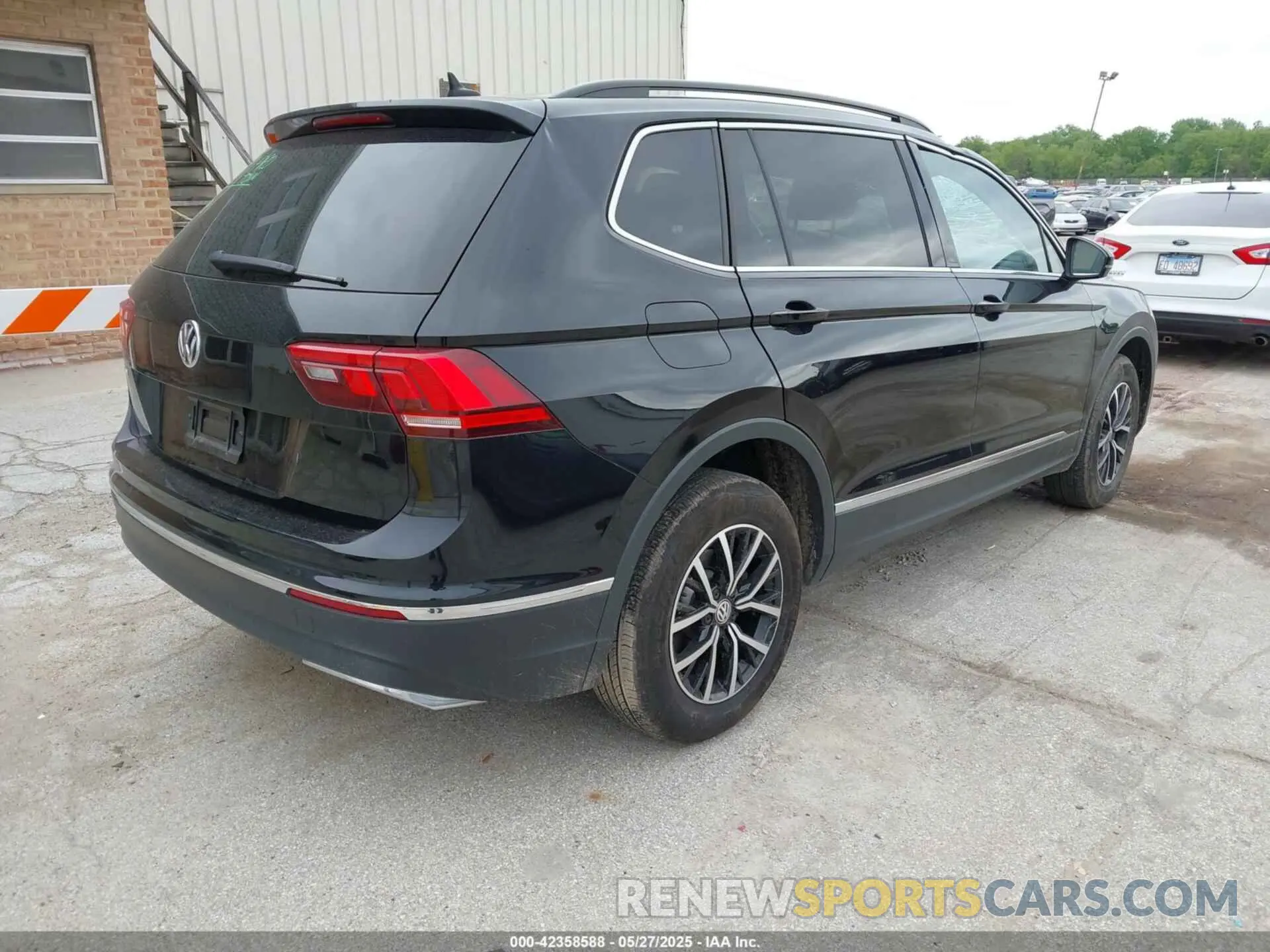 4 Photograph of a damaged car 3VV3B7AXXMM101773 VOLKSWAGEN TIGUAN 2021