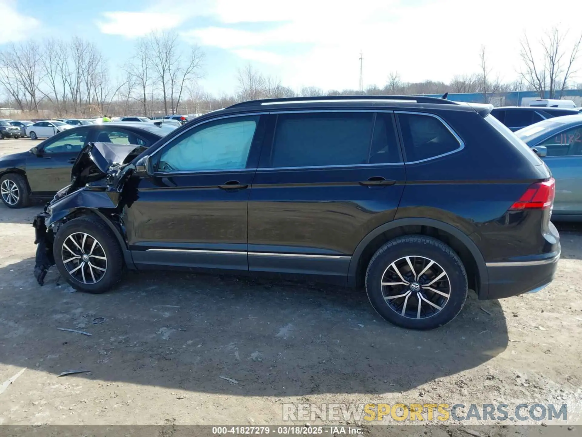 14 Photograph of a damaged car 3VV3B7AXXMM113924 VOLKSWAGEN TIGUAN 2021