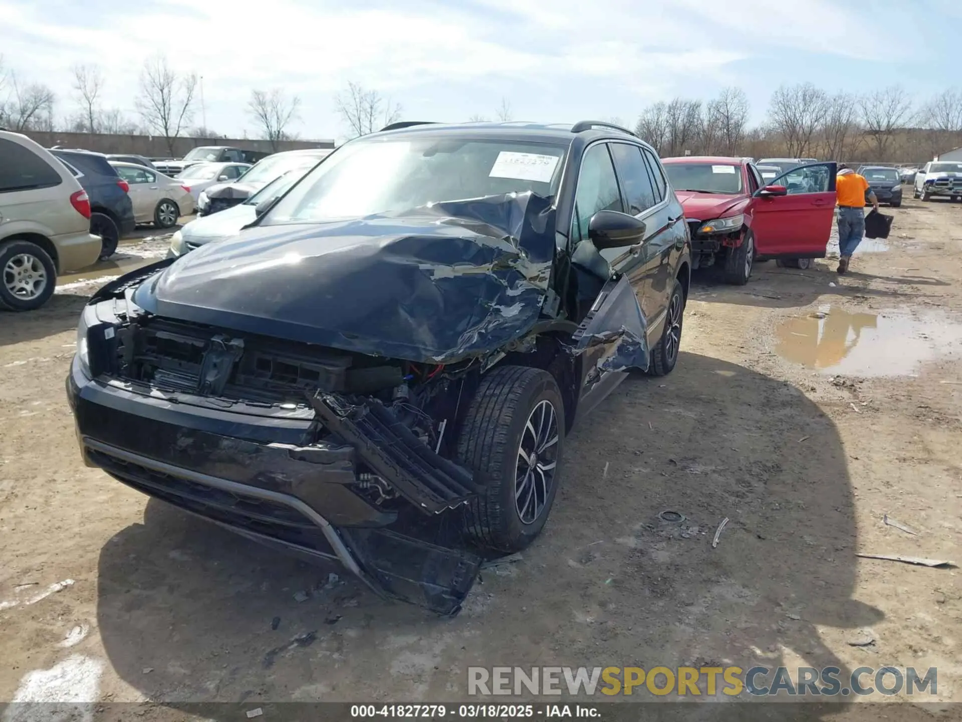 2 Photograph of a damaged car 3VV3B7AXXMM113924 VOLKSWAGEN TIGUAN 2021