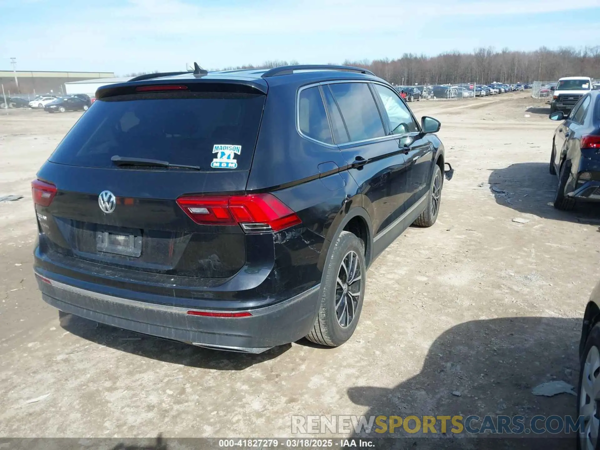 4 Photograph of a damaged car 3VV3B7AXXMM113924 VOLKSWAGEN TIGUAN 2021