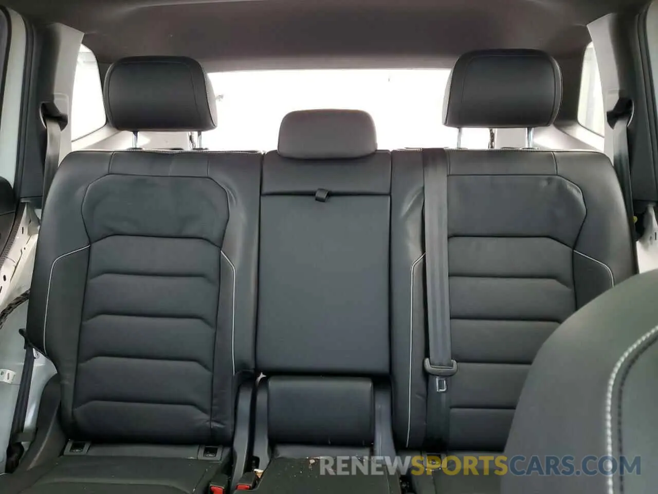 10 Photograph of a damaged car 3VV4B7AX9MM065403 VOLKSWAGEN TIGUAN 2021