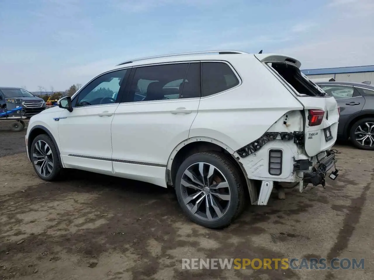 2 Photograph of a damaged car 3VV4B7AX9MM065403 VOLKSWAGEN TIGUAN 2021