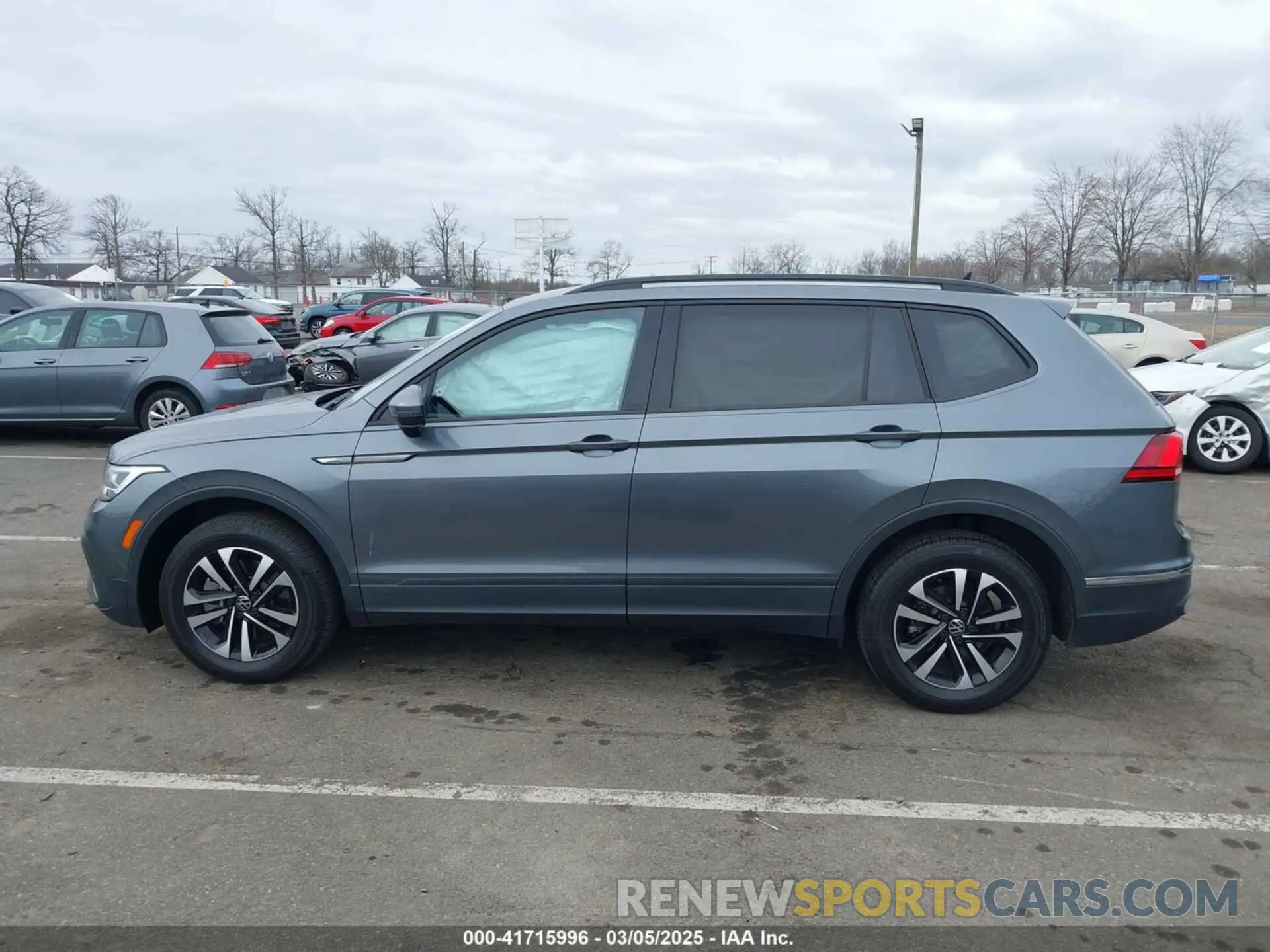 14 Photograph of a damaged car 3VV0B7AX1NM042942 VOLKSWAGEN TIGUAN 2022