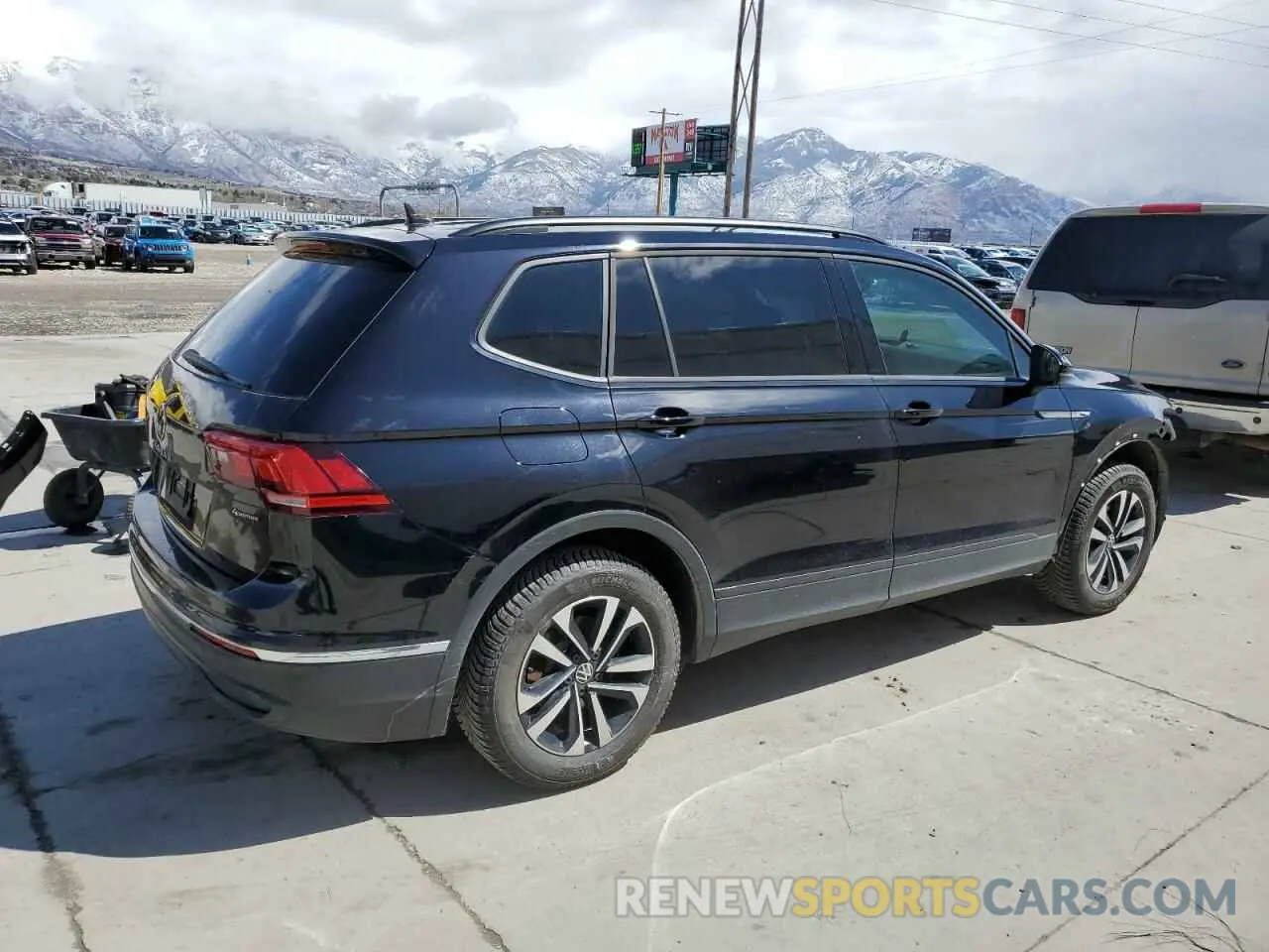 3 Photograph of a damaged car 3VV0B7AXXNM045175 VOLKSWAGEN TIGUAN 2022