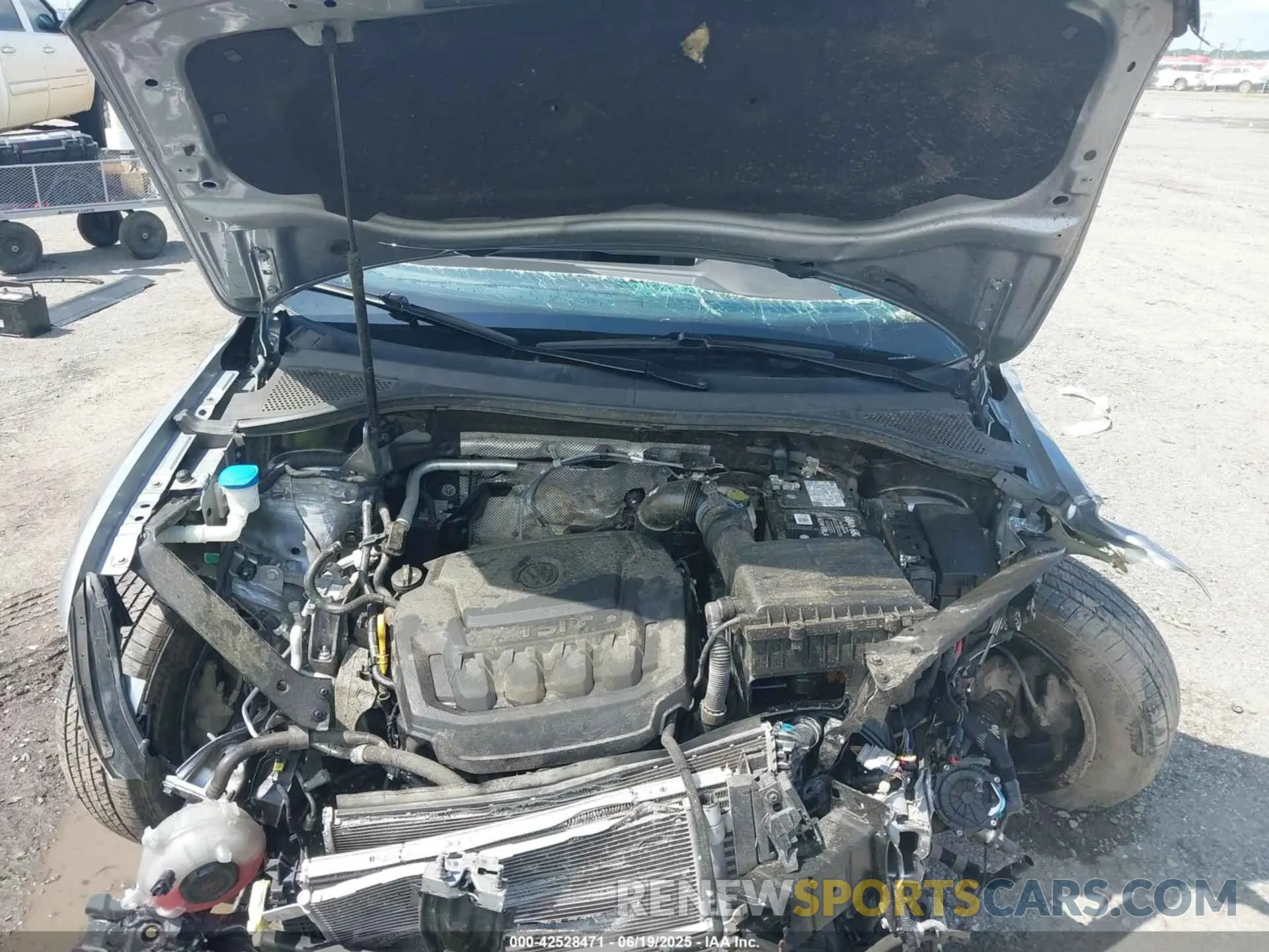 10 Photograph of a damaged car 3VV0B7AXXNM080962 VOLKSWAGEN TIGUAN 2022