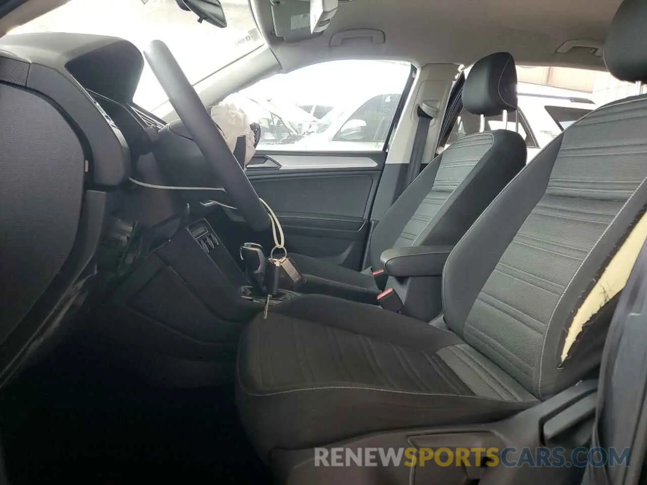 7 Photograph of a damaged car 3VV1B7AX2NM110802 VOLKSWAGEN TIGUAN 2022