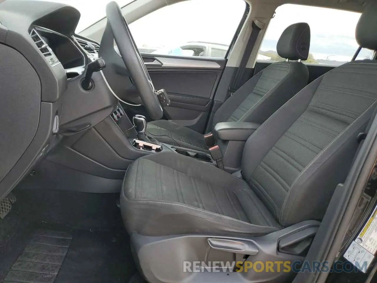 7 Photograph of a damaged car 3VV1B7AX3NM020655 VOLKSWAGEN TIGUAN 2022