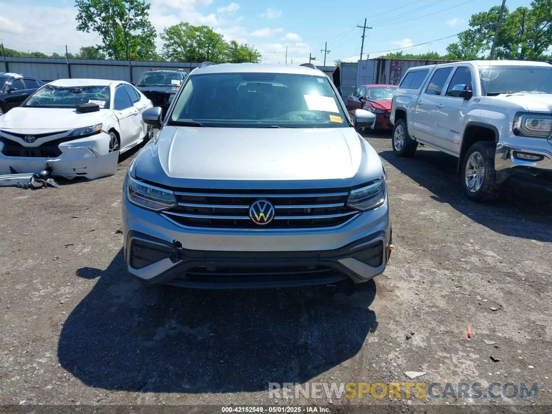 12 Photograph of a damaged car 3VV1B7AX3NM021594 VOLKSWAGEN TIGUAN 2022