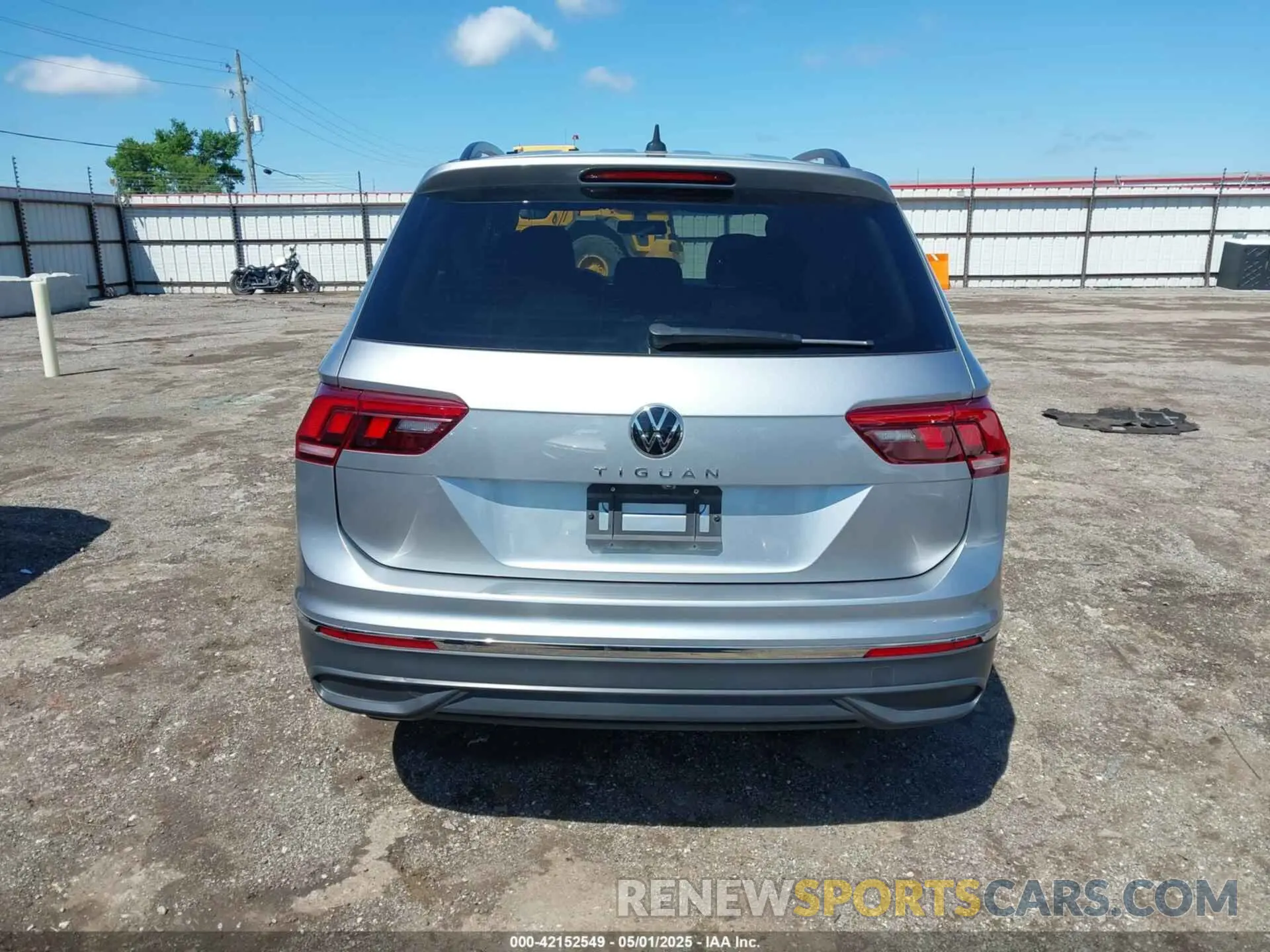 16 Photograph of a damaged car 3VV1B7AX3NM021594 VOLKSWAGEN TIGUAN 2022