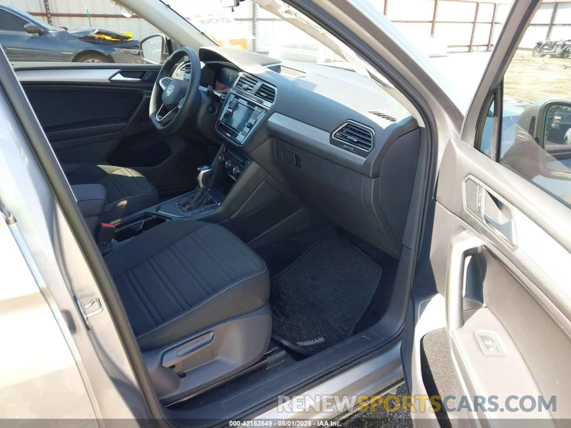 5 Photograph of a damaged car 3VV1B7AX3NM021594 VOLKSWAGEN TIGUAN 2022