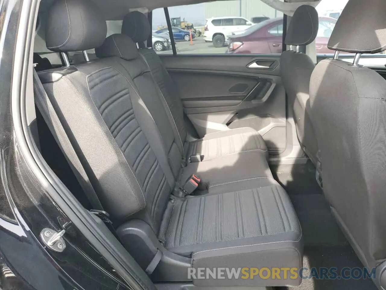12 Photograph of a damaged car 3VV1B7AX3NM152153 VOLKSWAGEN TIGUAN 2022
