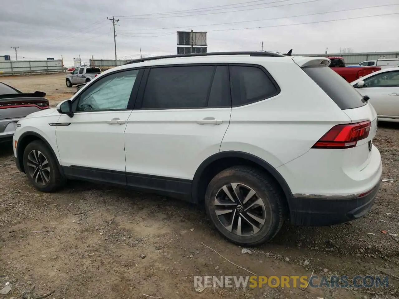 2 Photograph of a damaged car 3VV1B7AX7NM003261 VOLKSWAGEN TIGUAN 2022