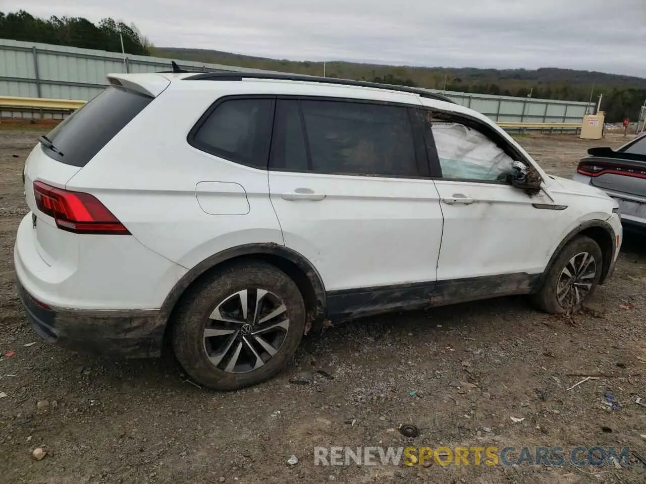 3 Photograph of a damaged car 3VV1B7AX7NM003261 VOLKSWAGEN TIGUAN 2022