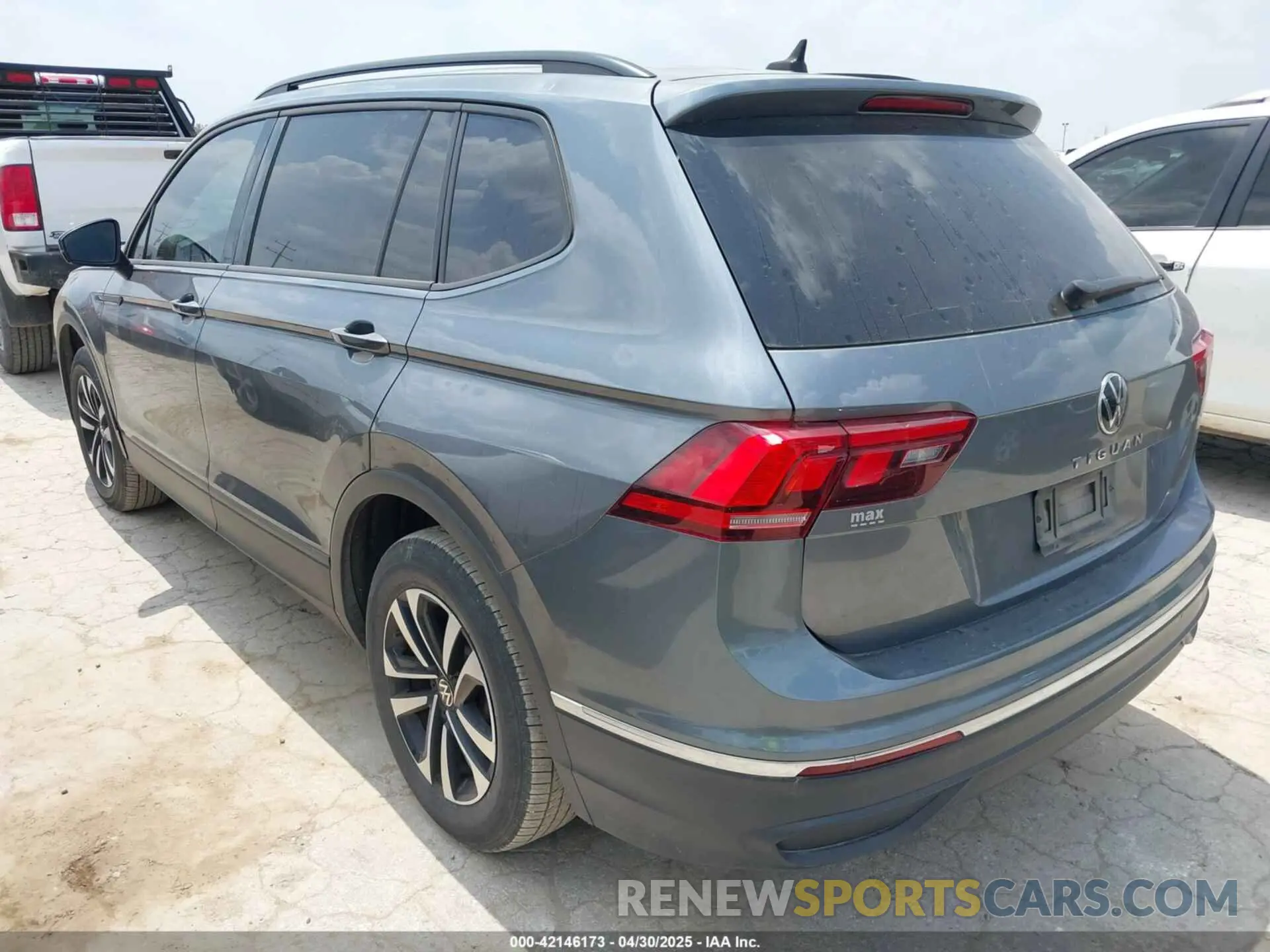 3 Photograph of a damaged car 3VV1B7AX7NM051259 VOLKSWAGEN TIGUAN 2022