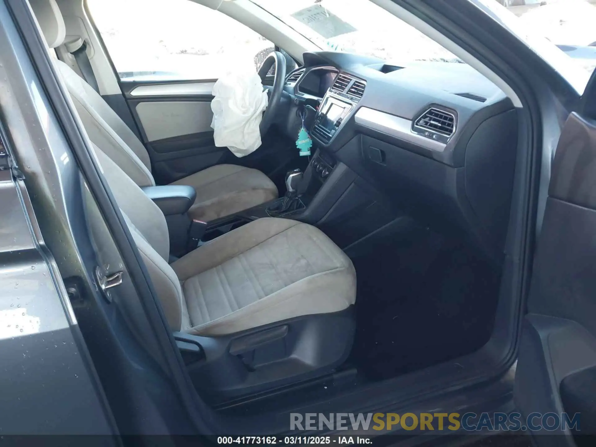 5 Photograph of a damaged car 3VV1B7AX8NM146414 VOLKSWAGEN TIGUAN 2022