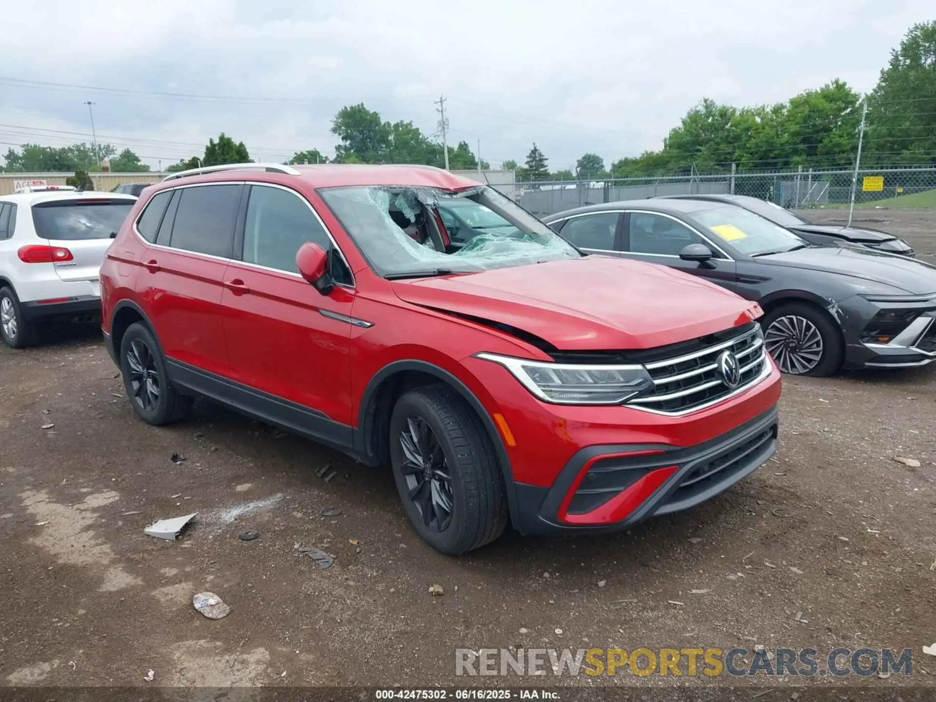 1 Photograph of a damaged car 3VV2B7AX0NM020942 VOLKSWAGEN TIGUAN 2022