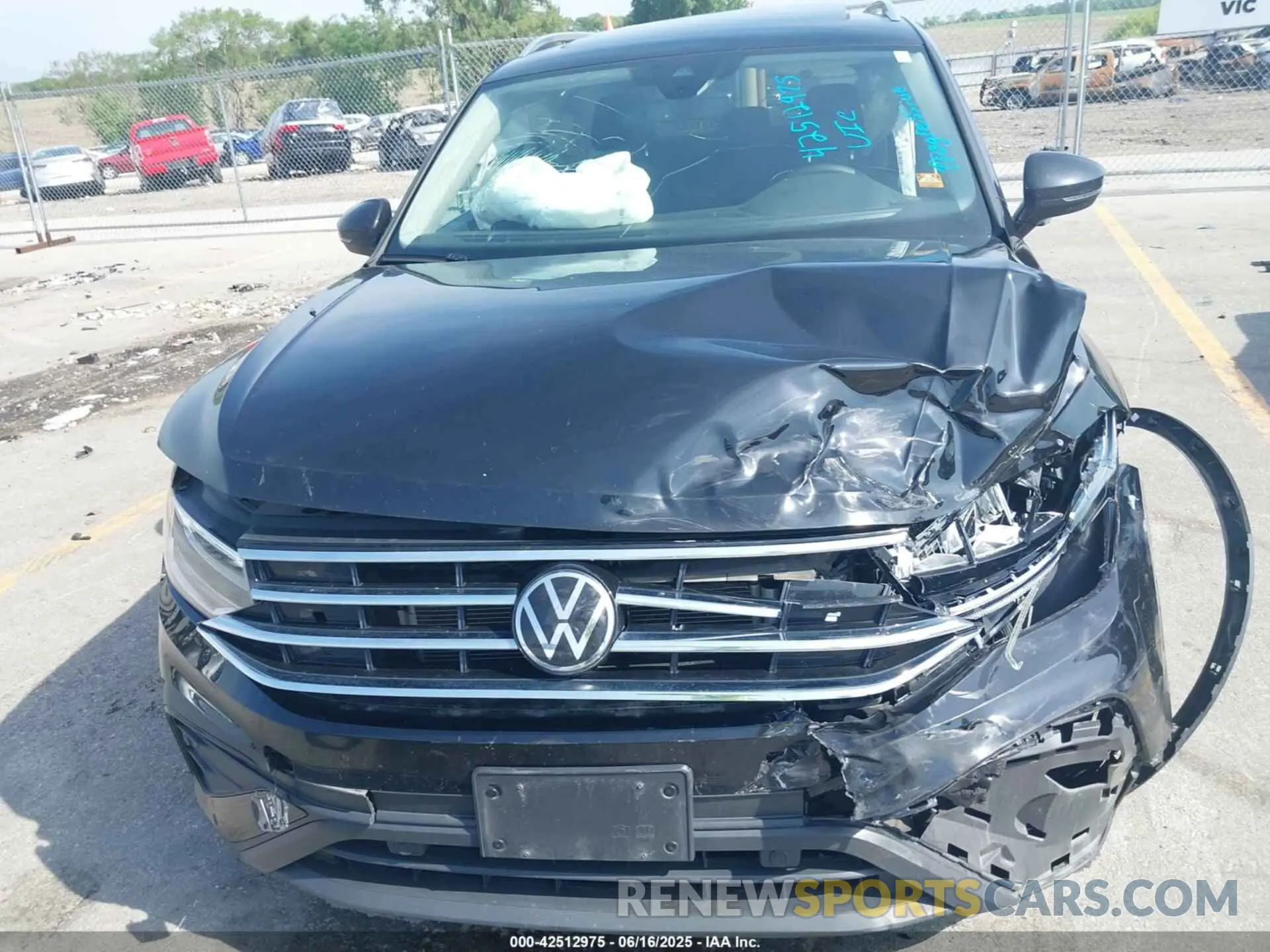 12 Photograph of a damaged car 3VV2B7AX0NM146315 VOLKSWAGEN TIGUAN 2022