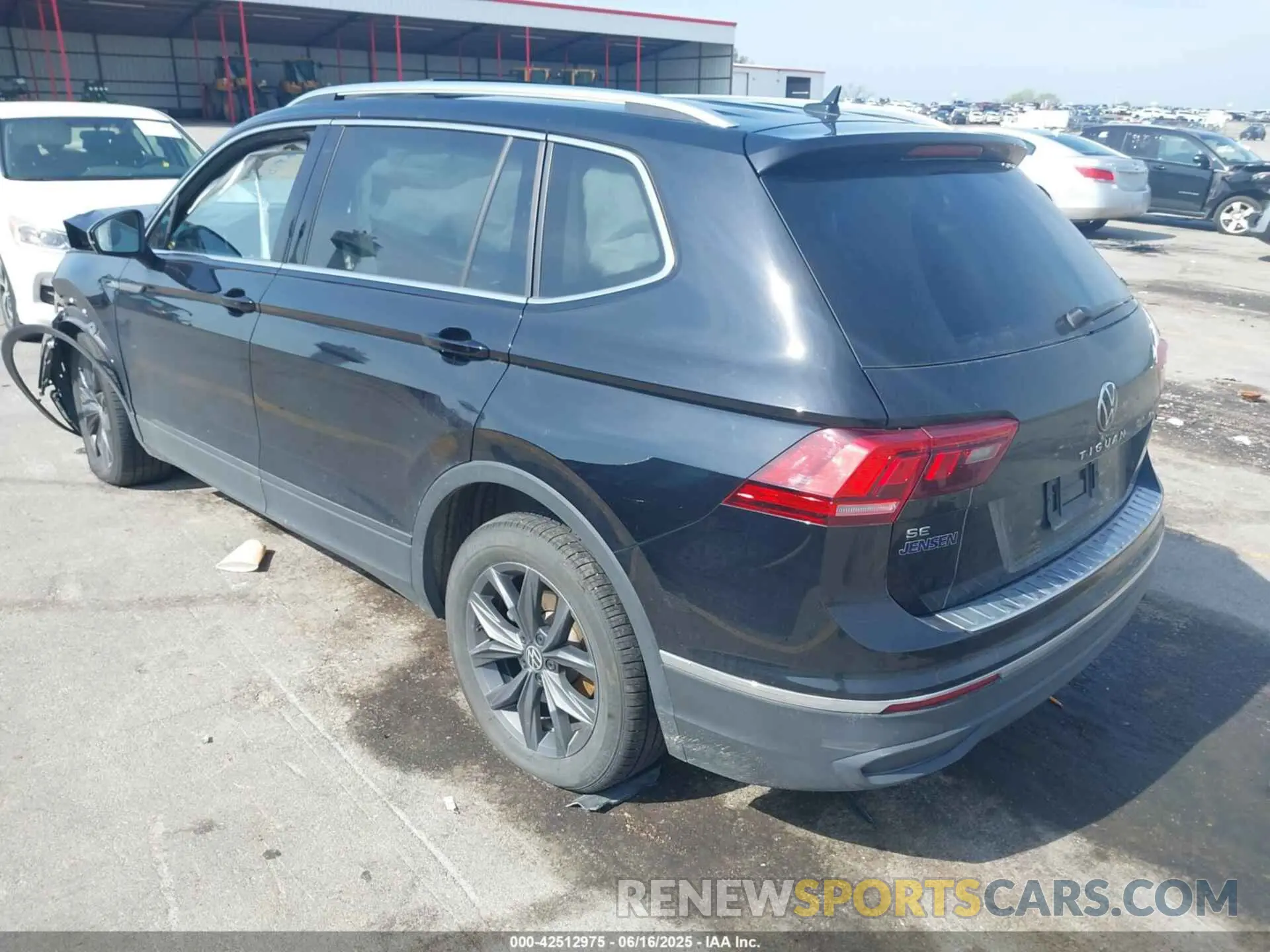 3 Photograph of a damaged car 3VV2B7AX0NM146315 VOLKSWAGEN TIGUAN 2022