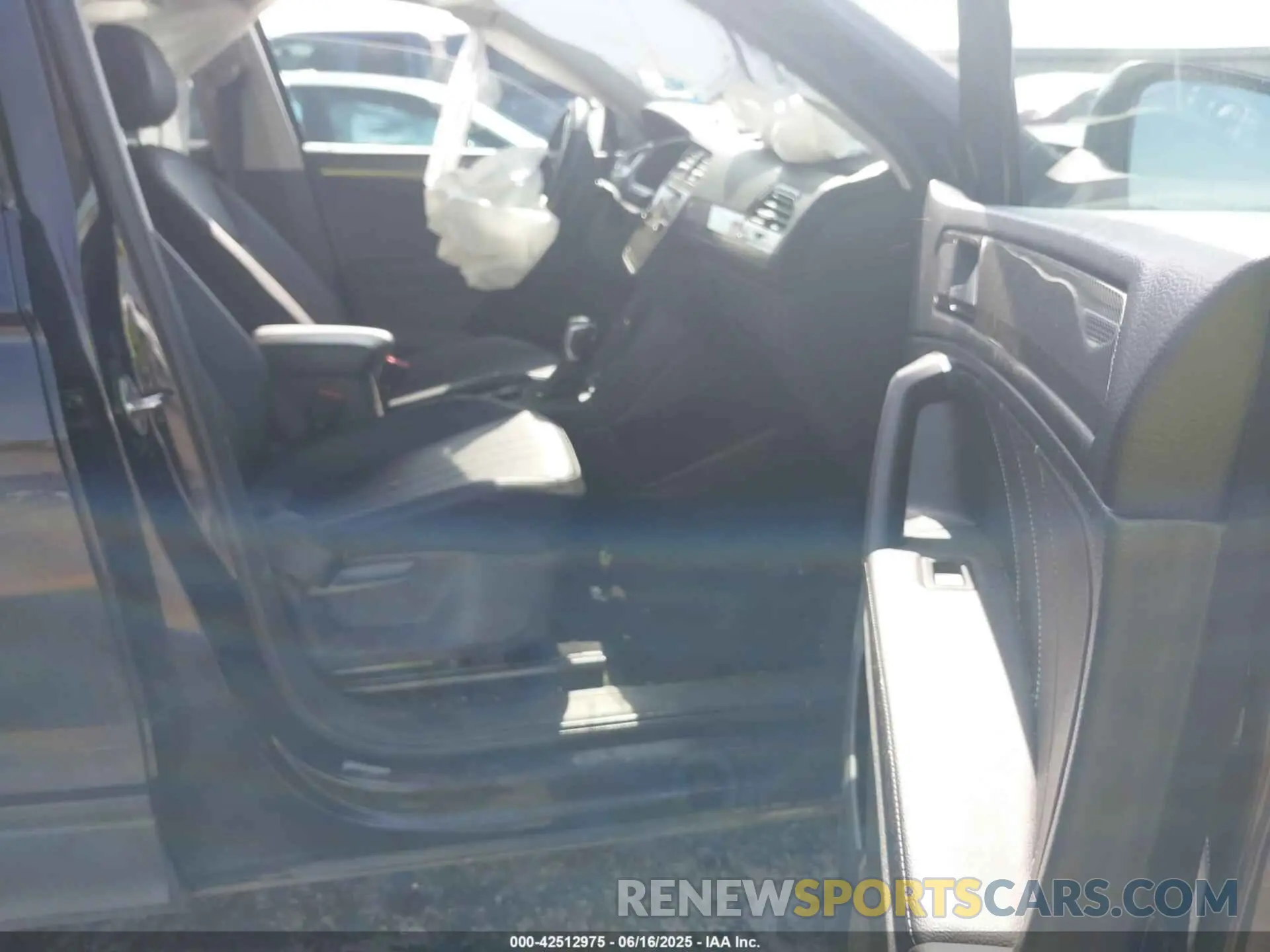 5 Photograph of a damaged car 3VV2B7AX0NM146315 VOLKSWAGEN TIGUAN 2022