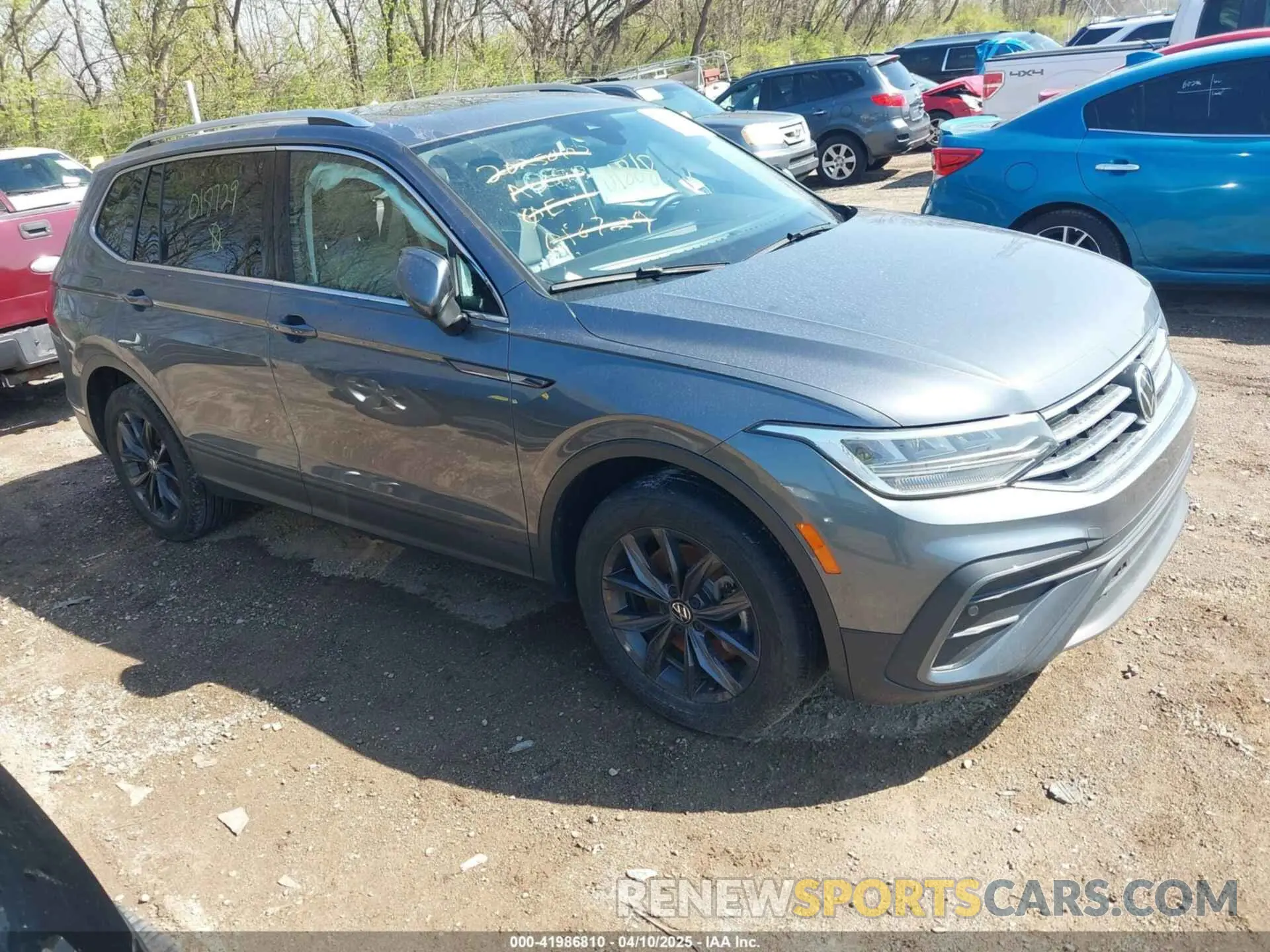 1 Photograph of a damaged car 3VV2B7AX1NM018729 VOLKSWAGEN TIGUAN 2022