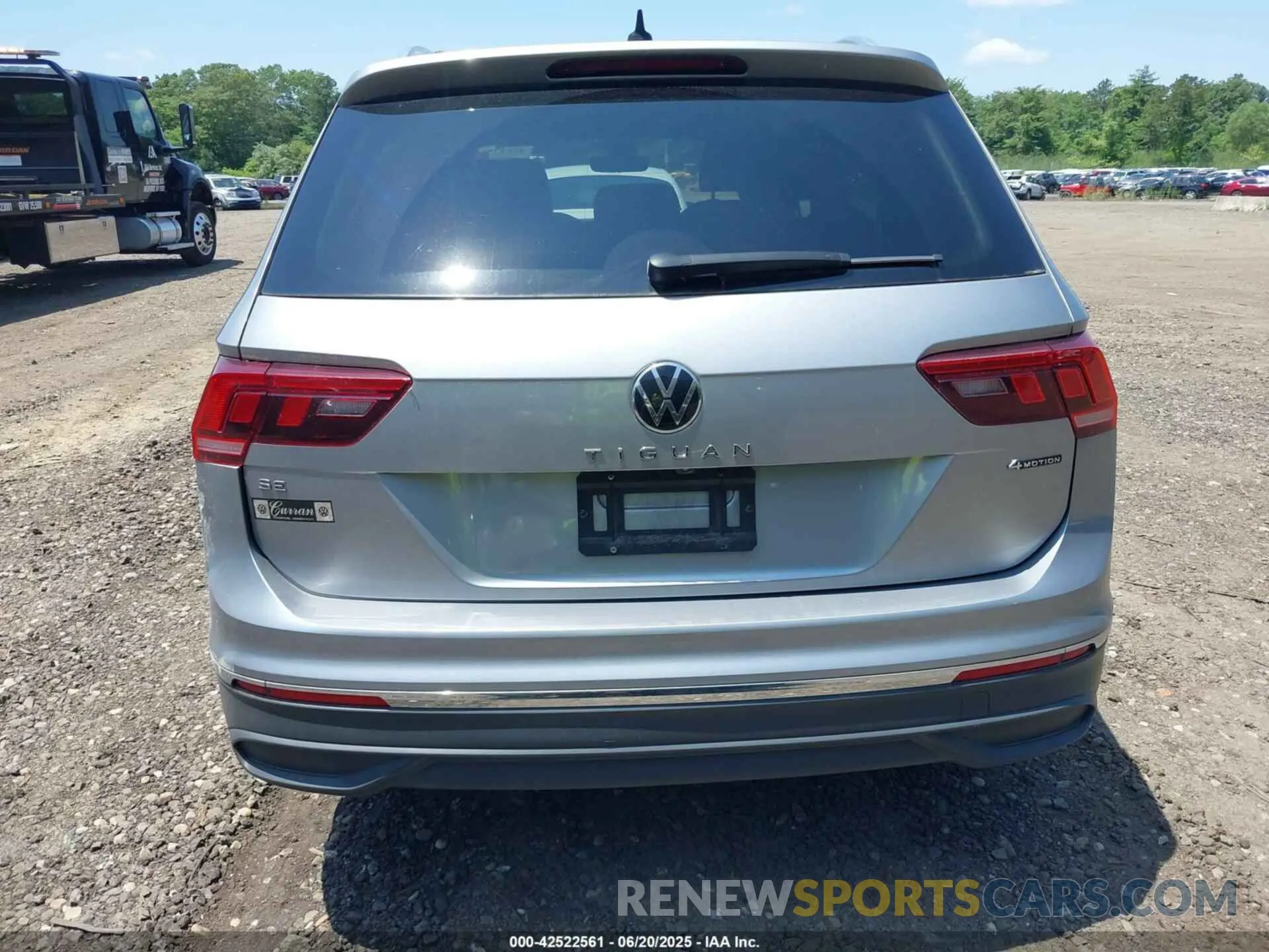 16 Photograph of a damaged car 3VV2B7AX2NM074369 VOLKSWAGEN TIGUAN 2022