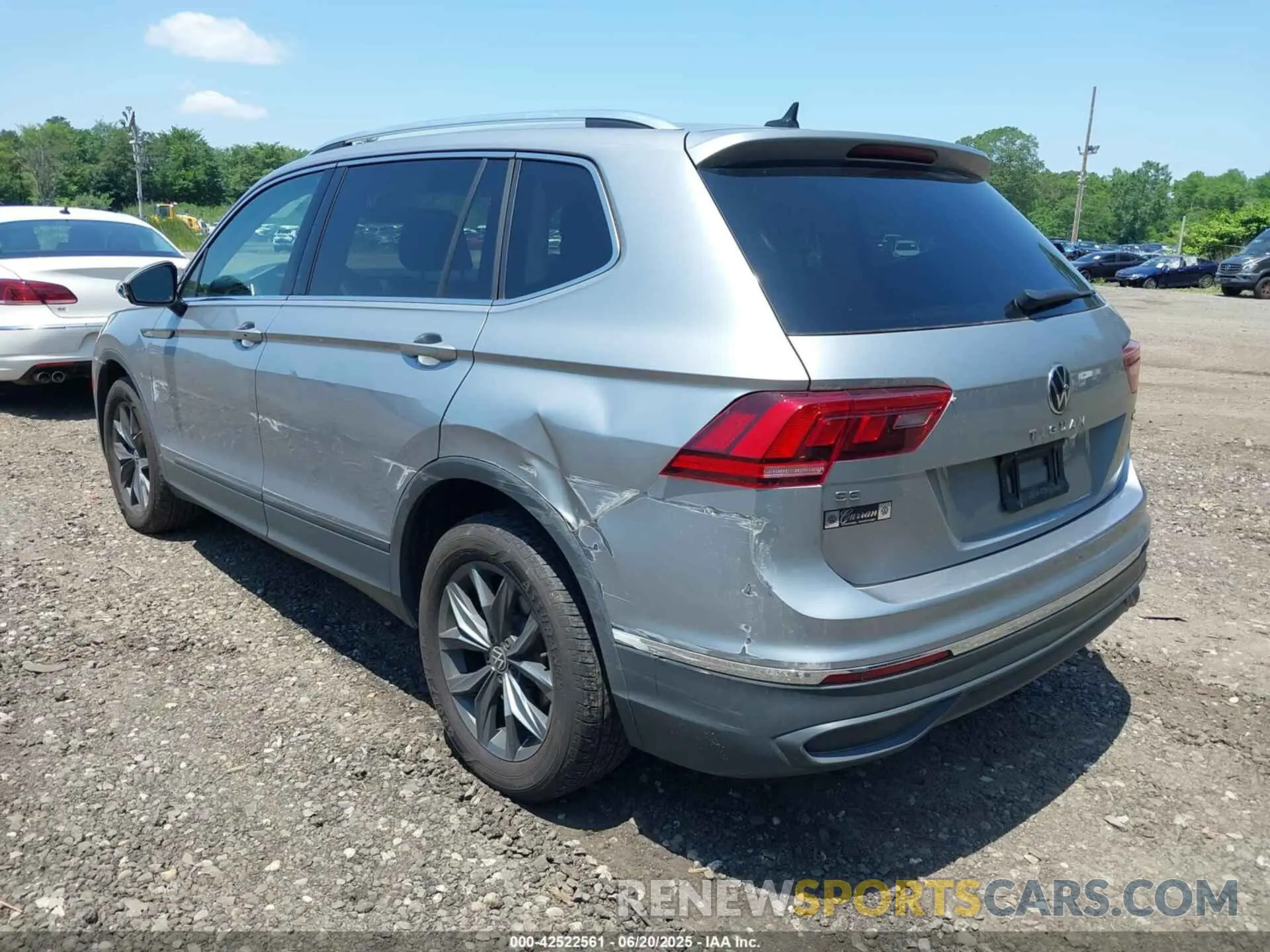 3 Photograph of a damaged car 3VV2B7AX2NM074369 VOLKSWAGEN TIGUAN 2022