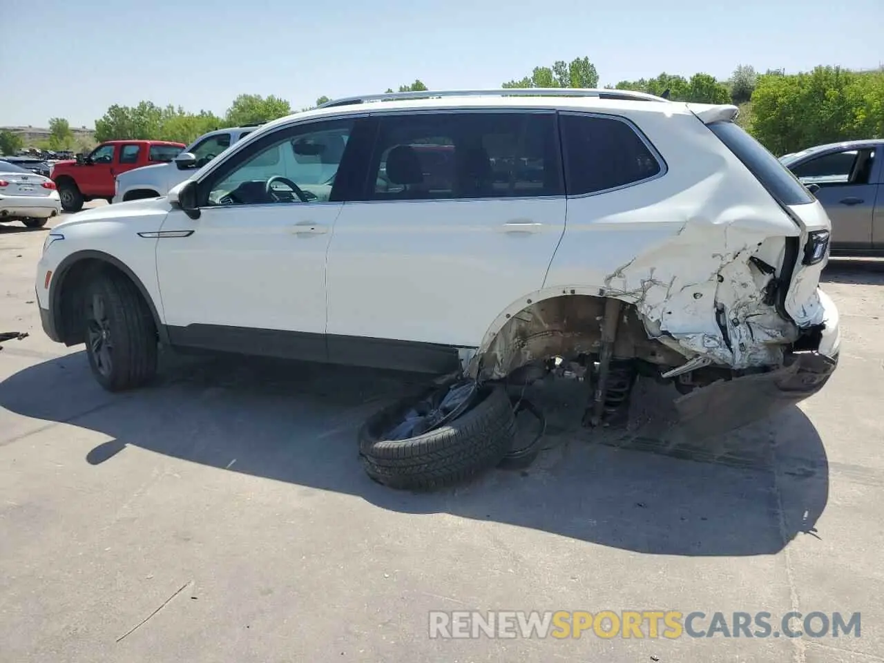 2 Photograph of a damaged car 3VV2B7AX3NM019929 VOLKSWAGEN TIGUAN 2022