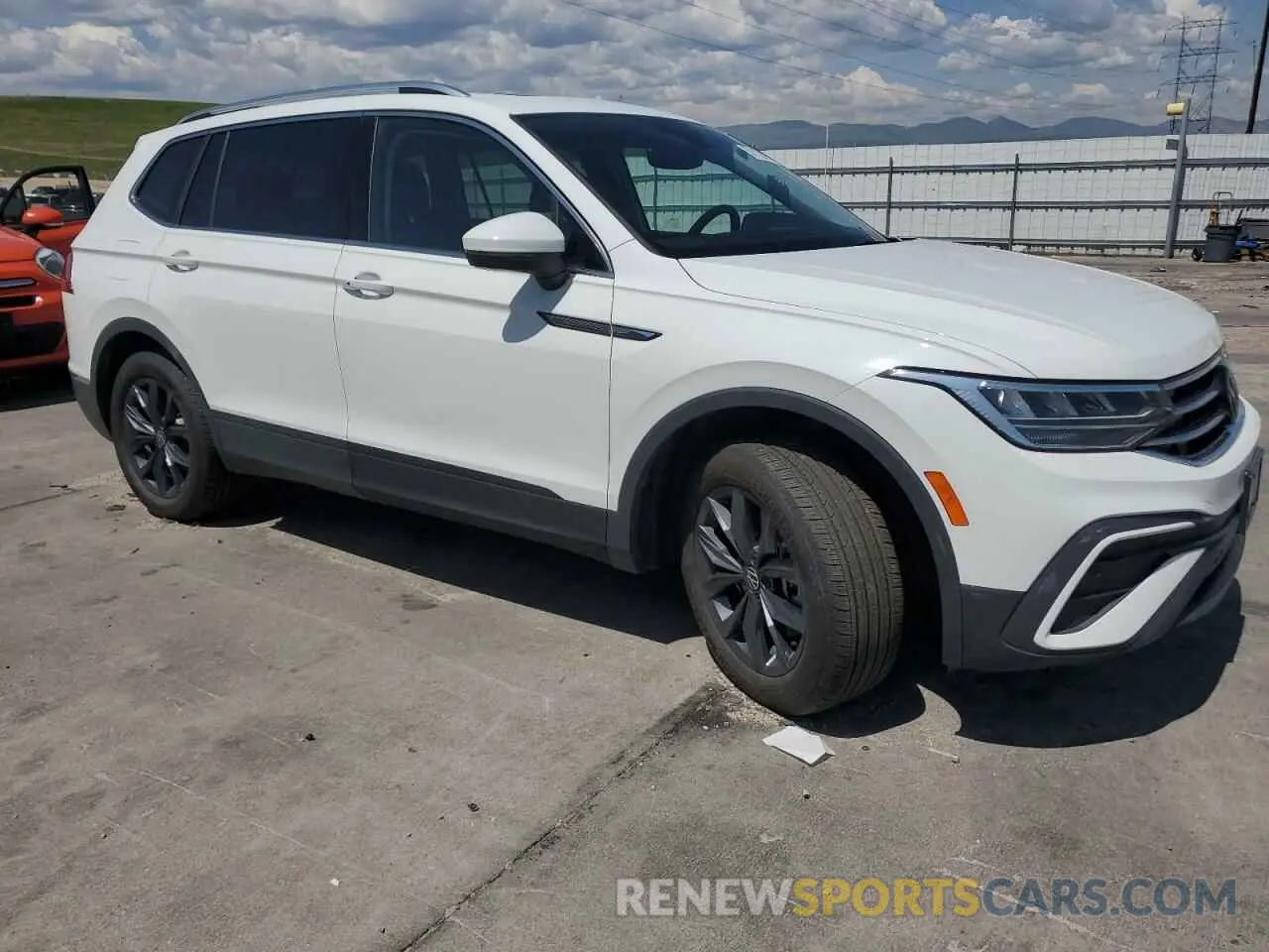 4 Photograph of a damaged car 3VV2B7AX3NM019929 VOLKSWAGEN TIGUAN 2022