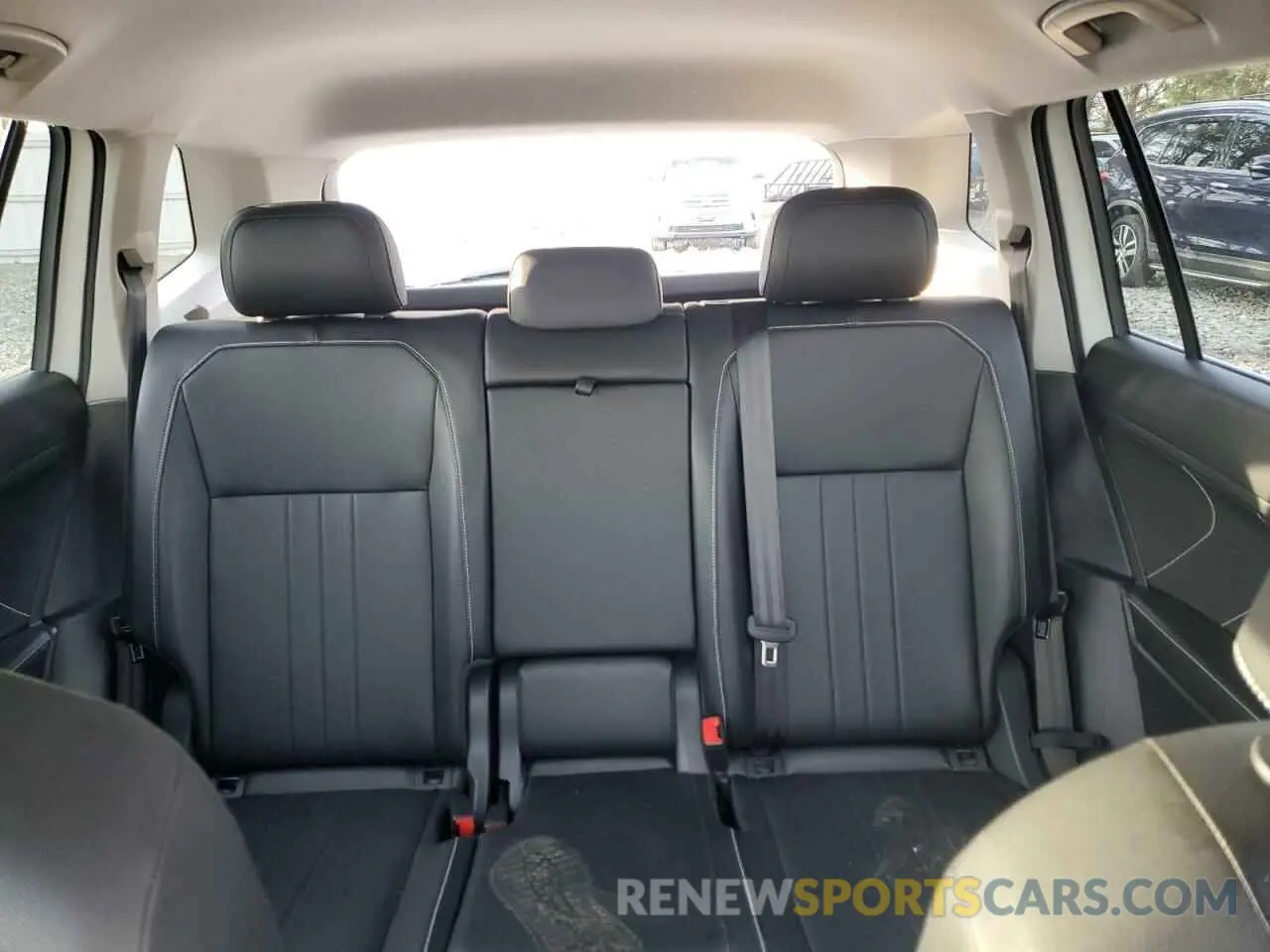 10 Photograph of a damaged car 3VV2B7AX4NM070405 VOLKSWAGEN TIGUAN 2022