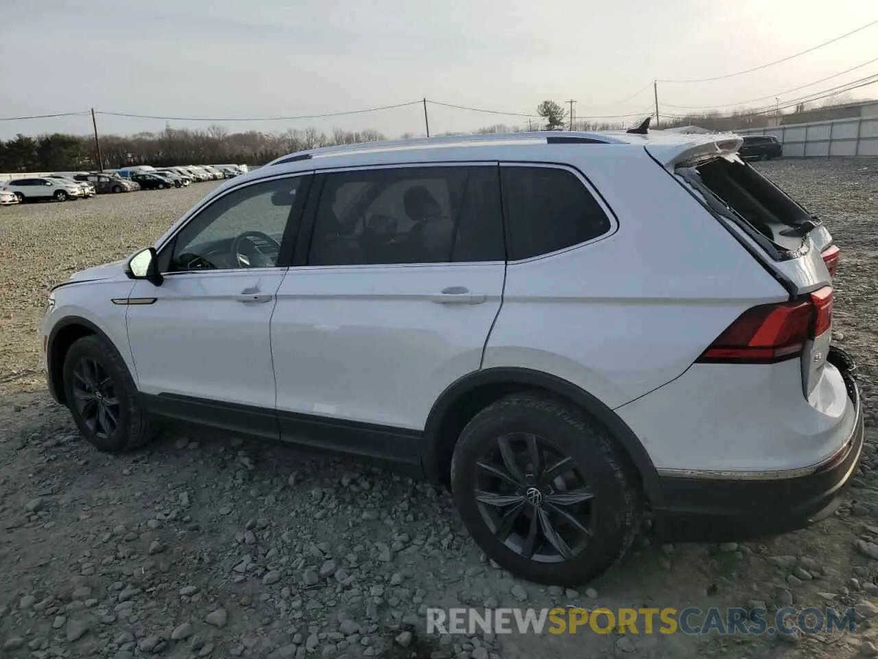 2 Photograph of a damaged car 3VV2B7AX4NM070405 VOLKSWAGEN TIGUAN 2022