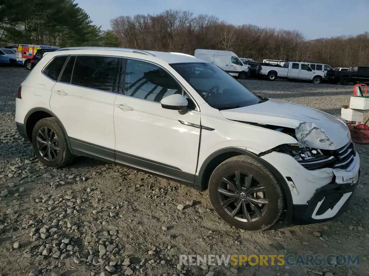 4 Photograph of a damaged car 3VV2B7AX4NM070405 VOLKSWAGEN TIGUAN 2022