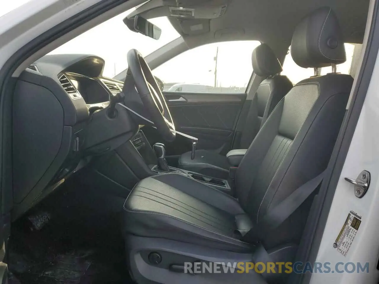 7 Photograph of a damaged car 3VV2B7AX4NM070405 VOLKSWAGEN TIGUAN 2022