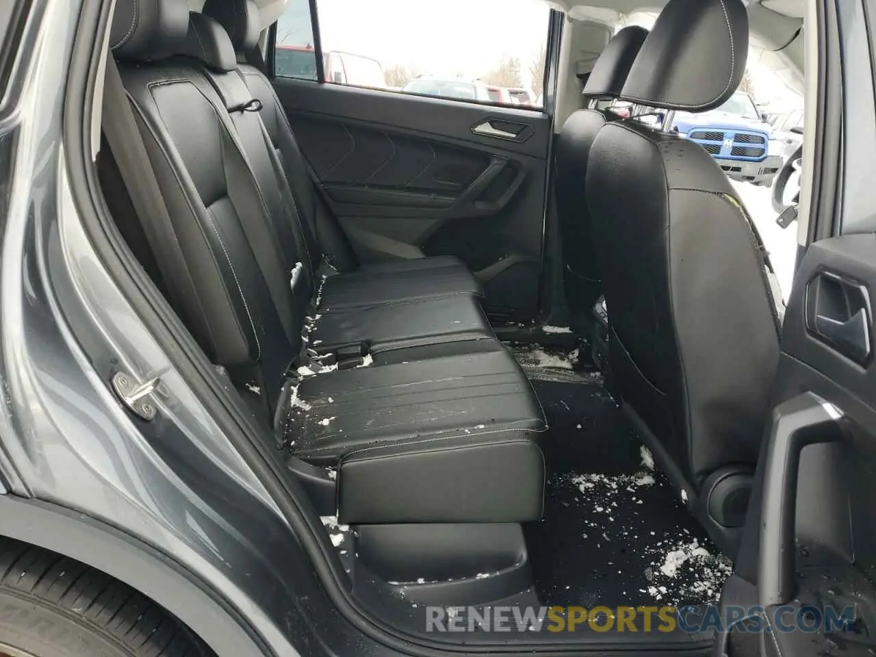 11 Photograph of a damaged car 3VV2B7AX5NM152997 VOLKSWAGEN TIGUAN 2022