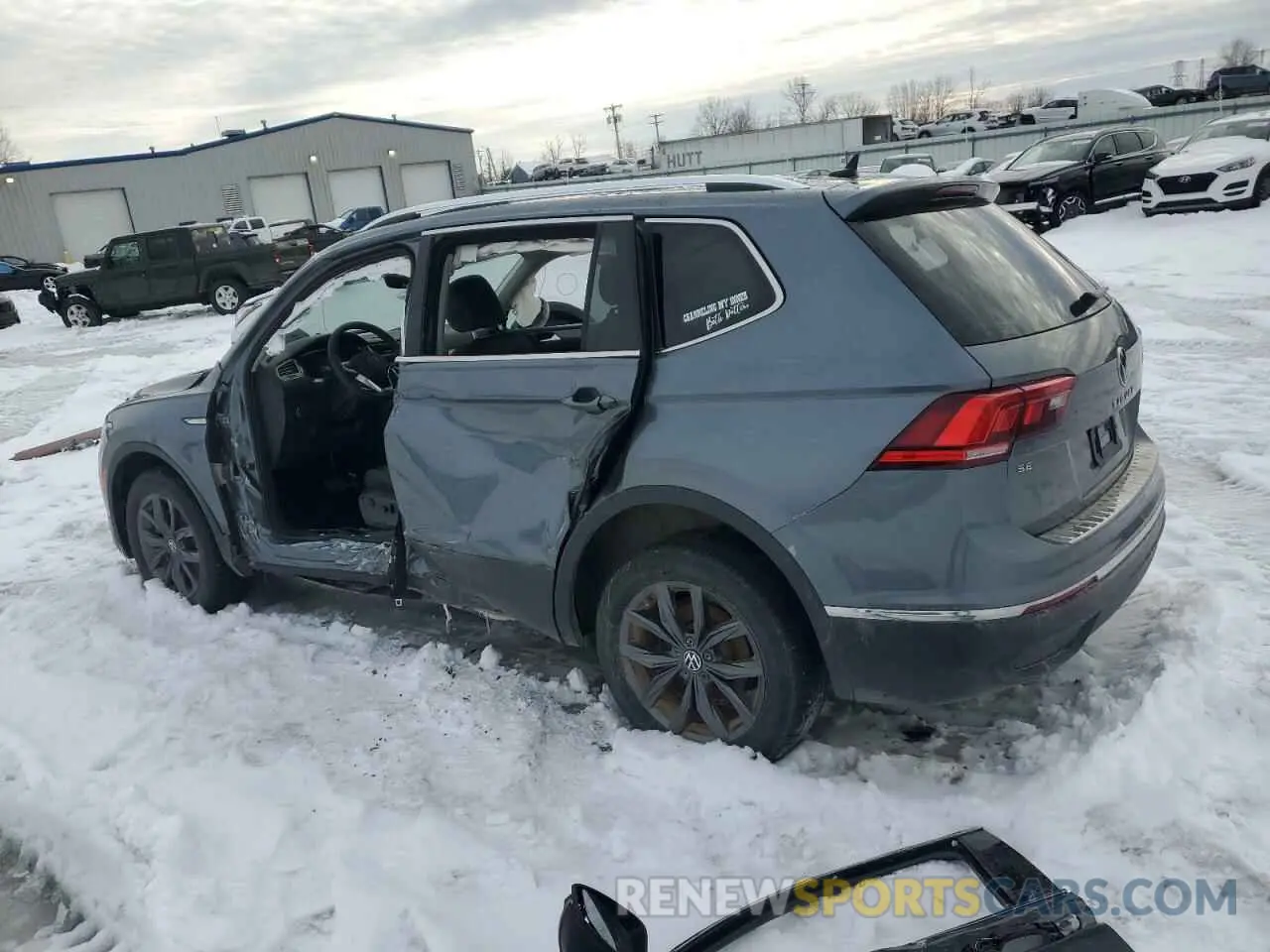 2 Photograph of a damaged car 3VV2B7AX5NM152997 VOLKSWAGEN TIGUAN 2022