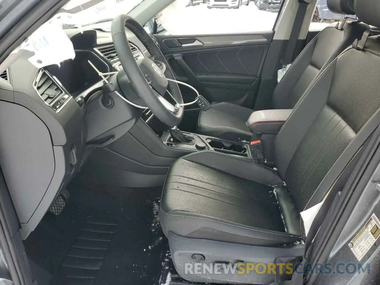 7 Photograph of a damaged car 3VV2B7AX5NM152997 VOLKSWAGEN TIGUAN 2022