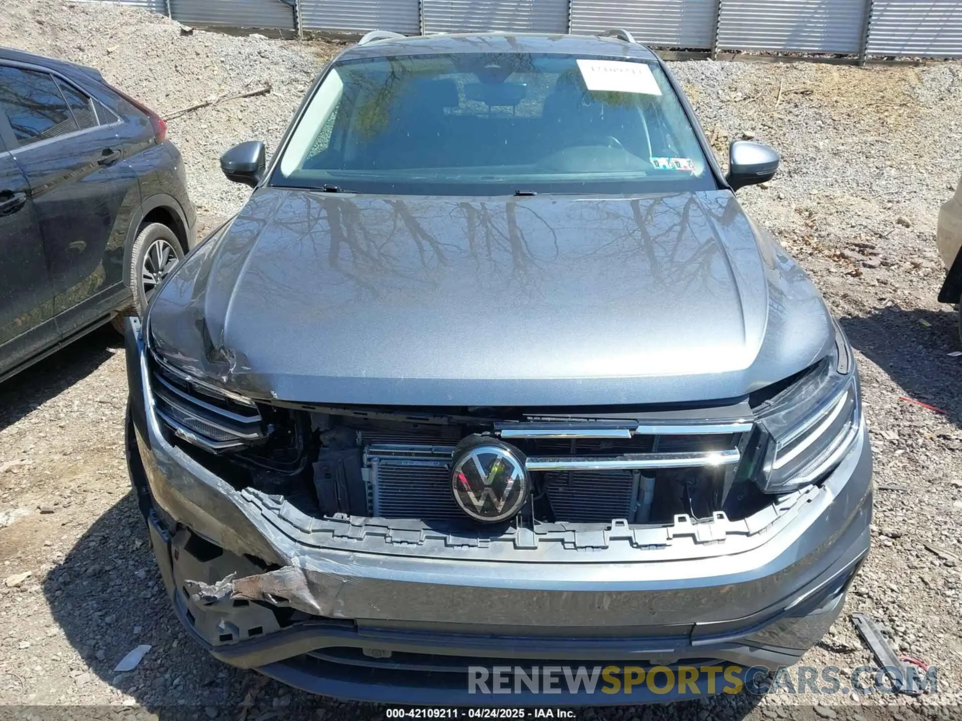 12 Photograph of a damaged car 3VV2B7AXXNM019538 VOLKSWAGEN TIGUAN 2022