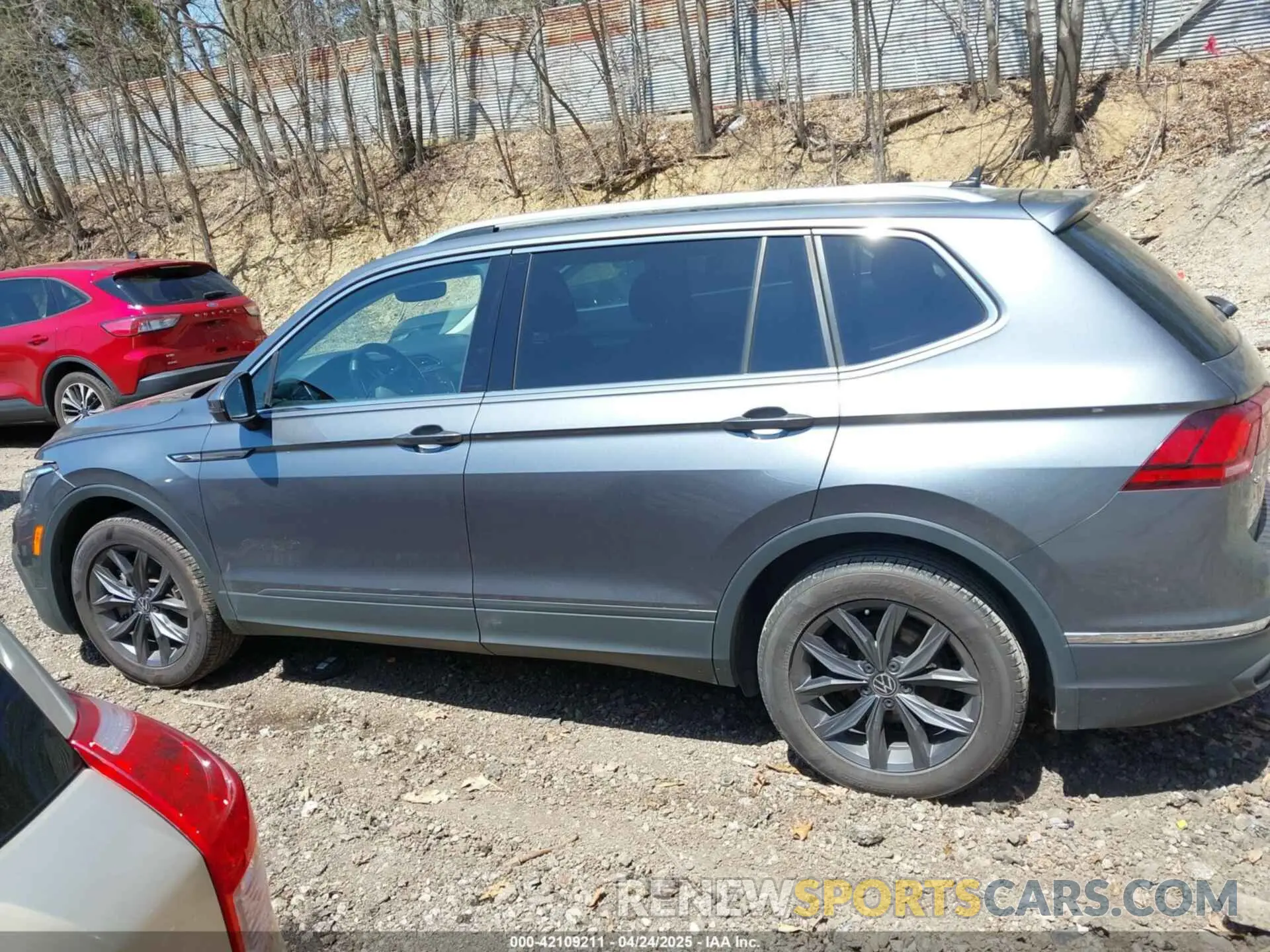14 Photograph of a damaged car 3VV2B7AXXNM019538 VOLKSWAGEN TIGUAN 2022