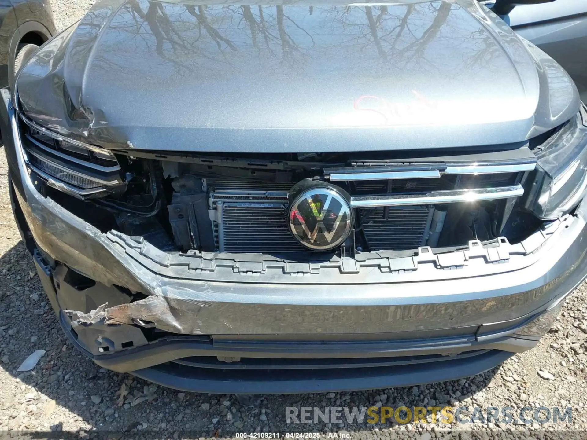 18 Photograph of a damaged car 3VV2B7AXXNM019538 VOLKSWAGEN TIGUAN 2022