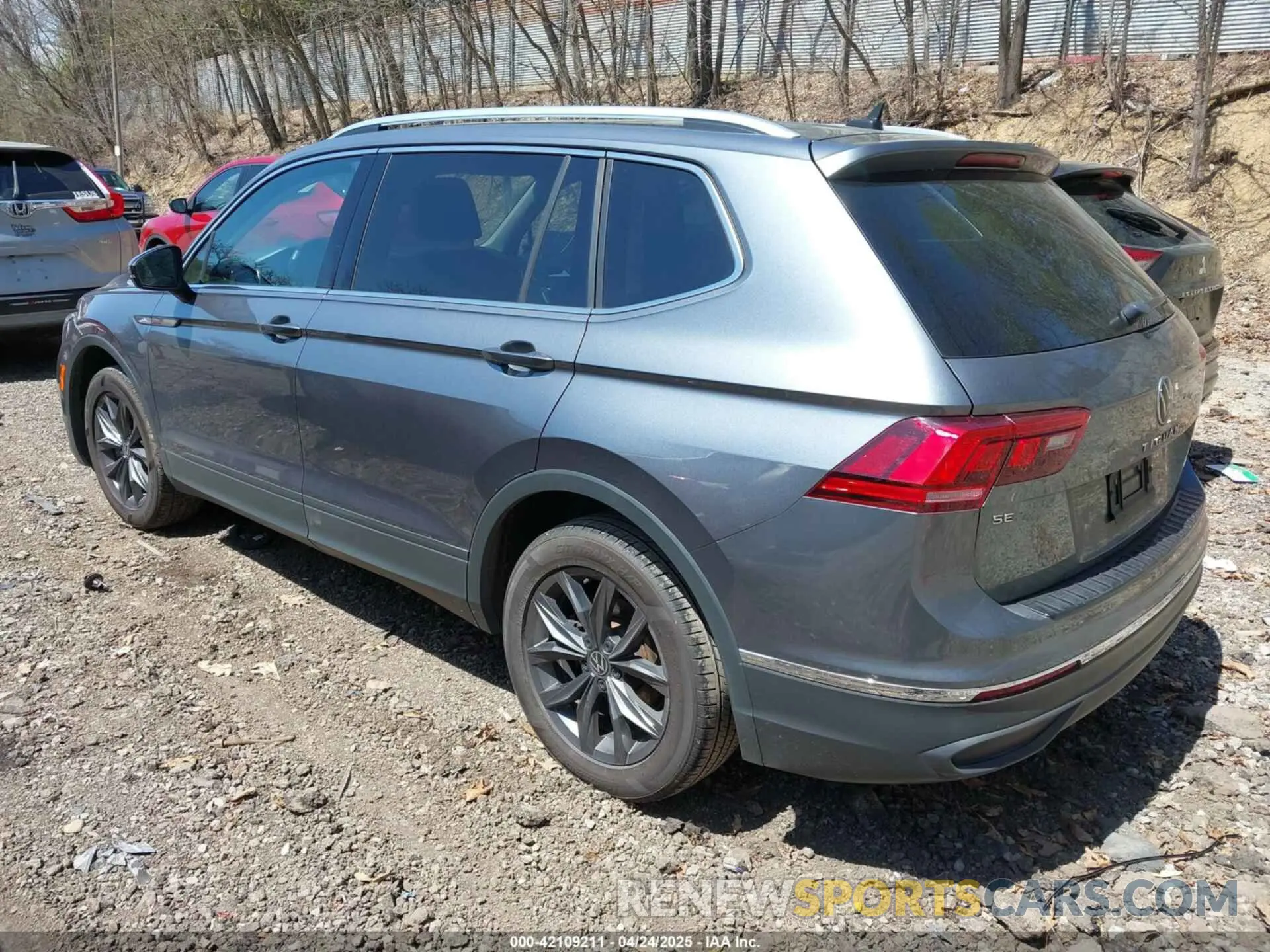3 Photograph of a damaged car 3VV2B7AXXNM019538 VOLKSWAGEN TIGUAN 2022