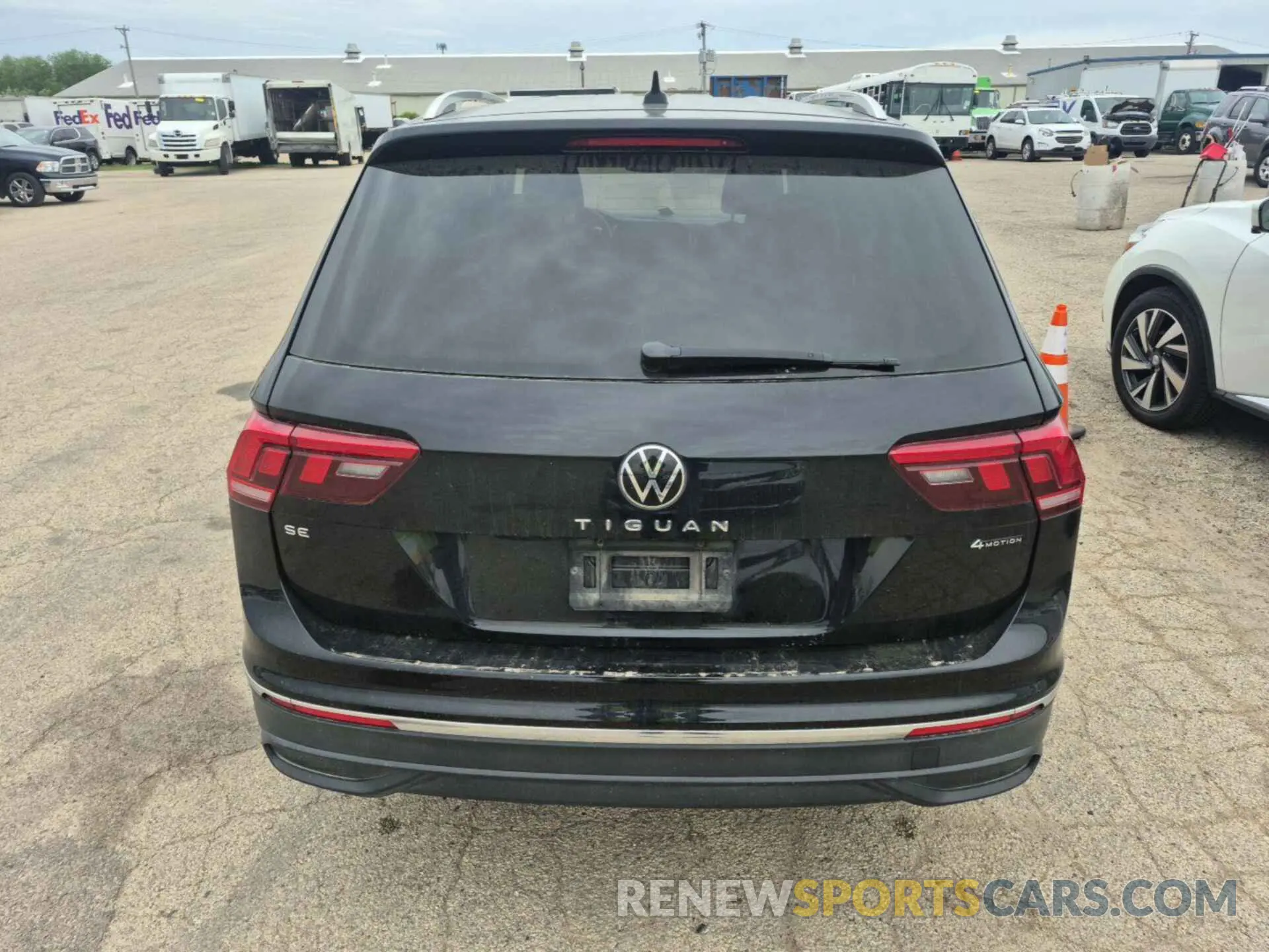 10 Photograph of a damaged car 3VV2B7AXXNM104363 VOLKSWAGEN TIGUAN 2022