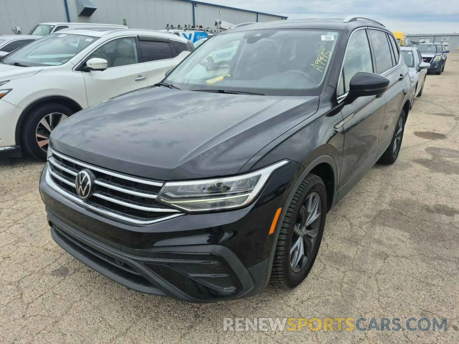 14 Photograph of a damaged car 3VV2B7AXXNM104363 VOLKSWAGEN TIGUAN 2022