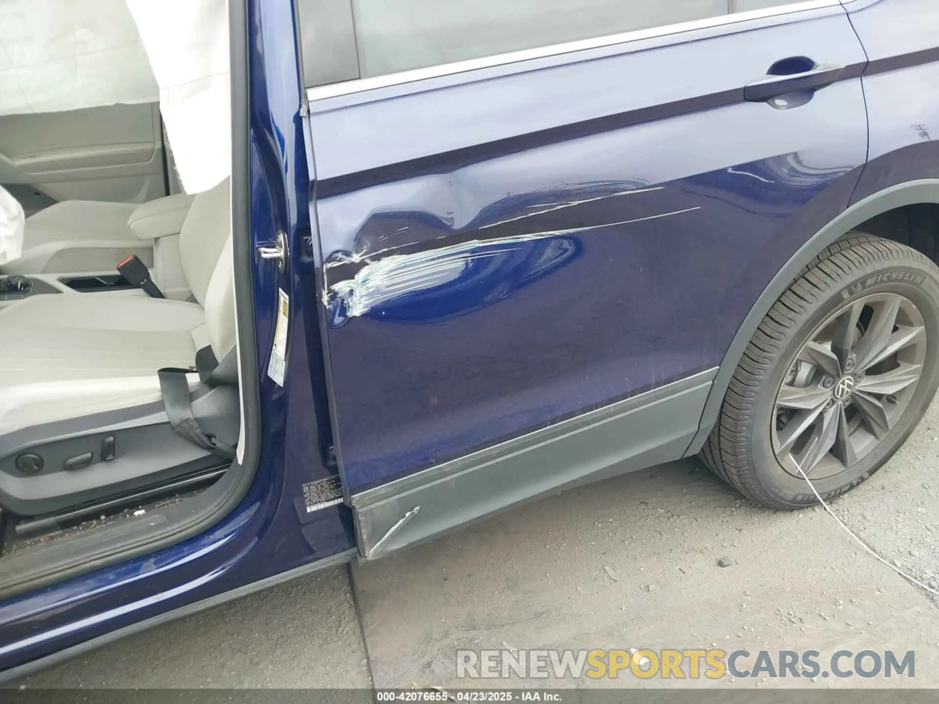 18 Photograph of a damaged car 3VV3B7AX0NM018659 VOLKSWAGEN TIGUAN 2022