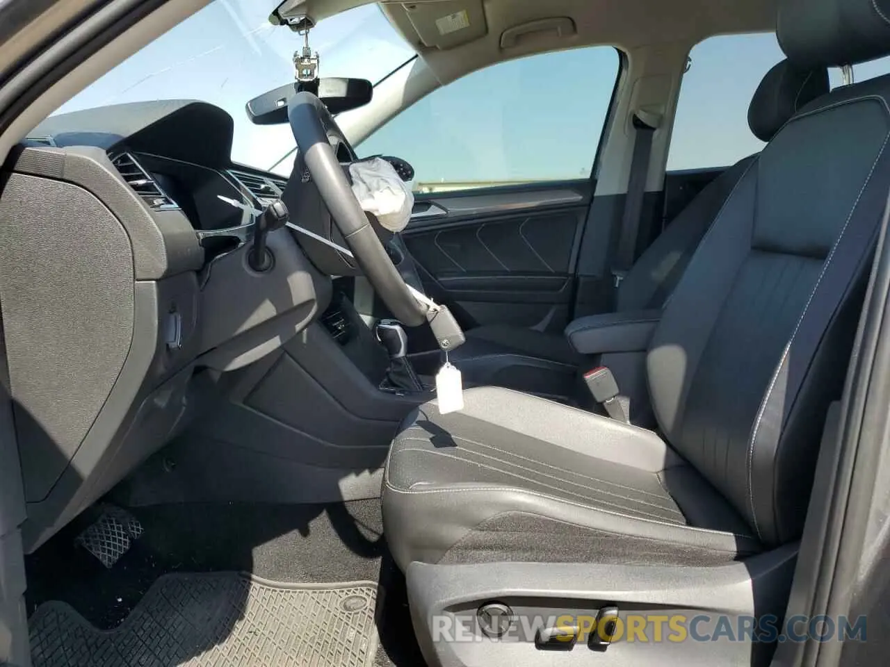 7 Photograph of a damaged car 3VV3B7AX0NM167671 VOLKSWAGEN TIGUAN 2022