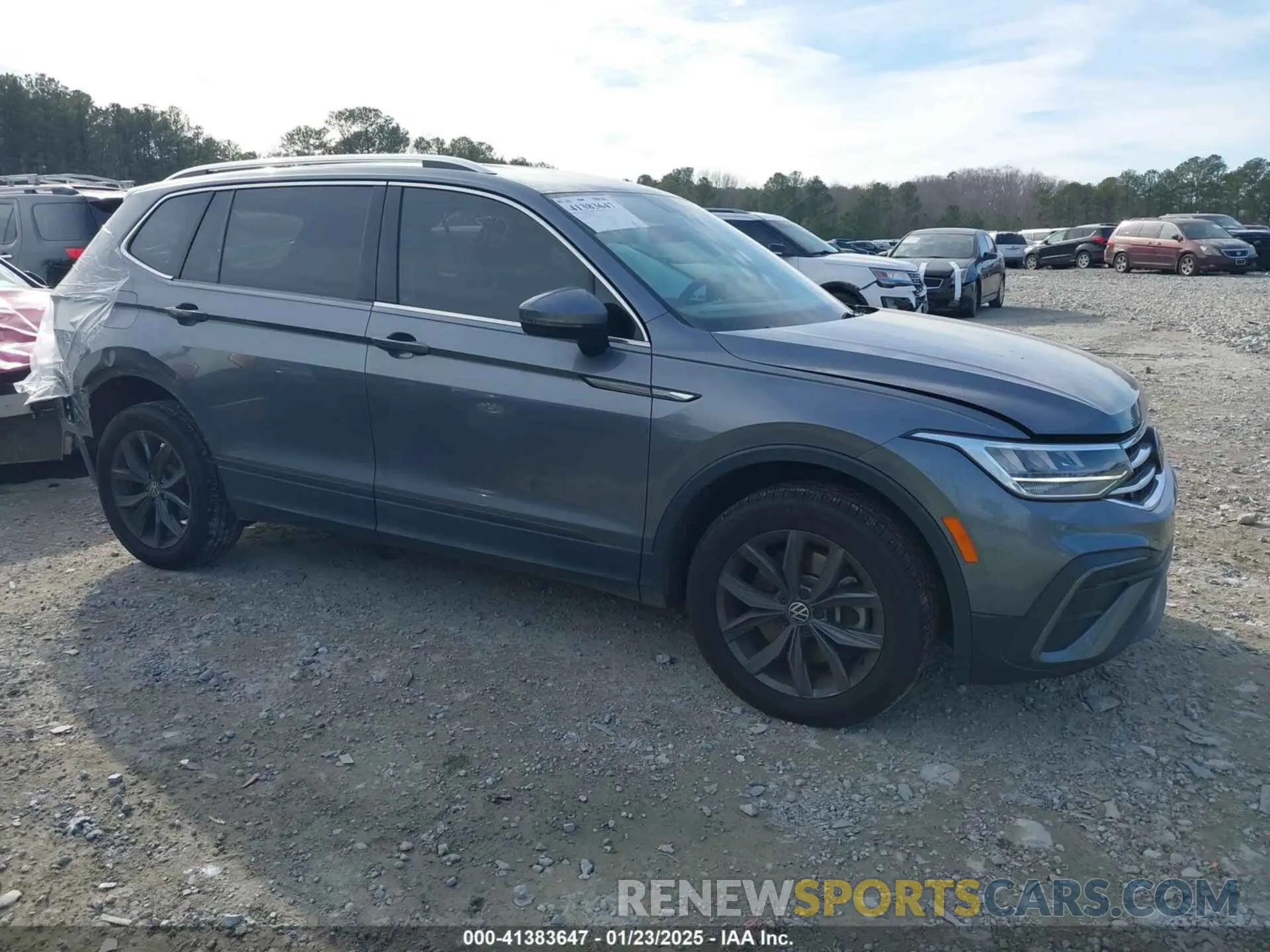 13 Photograph of a damaged car 3VV3B7AX1NM126028 VOLKSWAGEN TIGUAN 2022