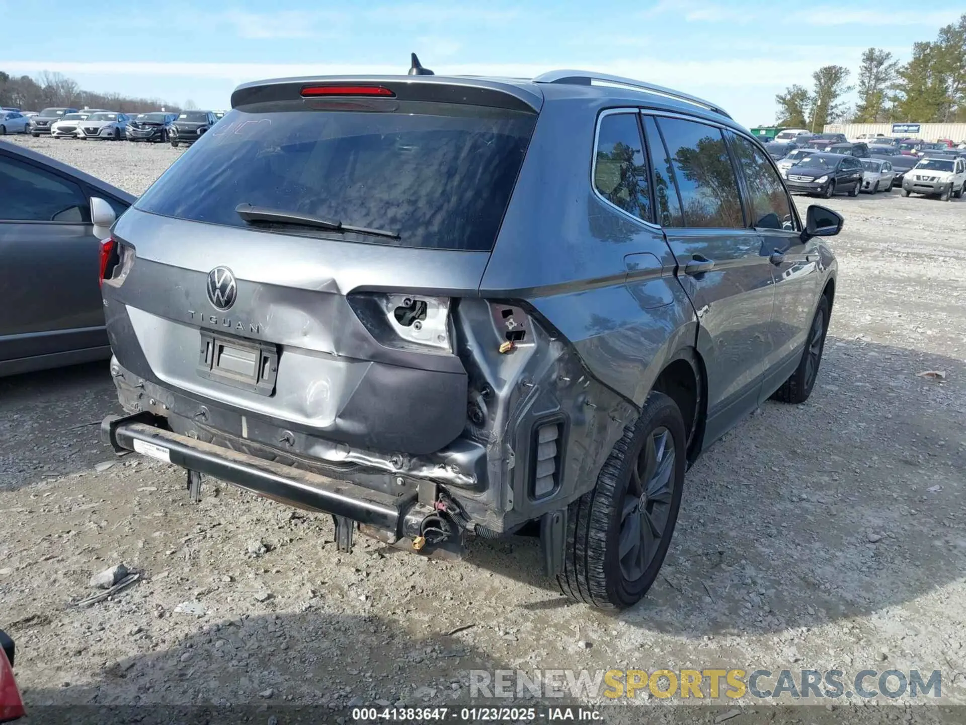 4 Photograph of a damaged car 3VV3B7AX1NM126028 VOLKSWAGEN TIGUAN 2022