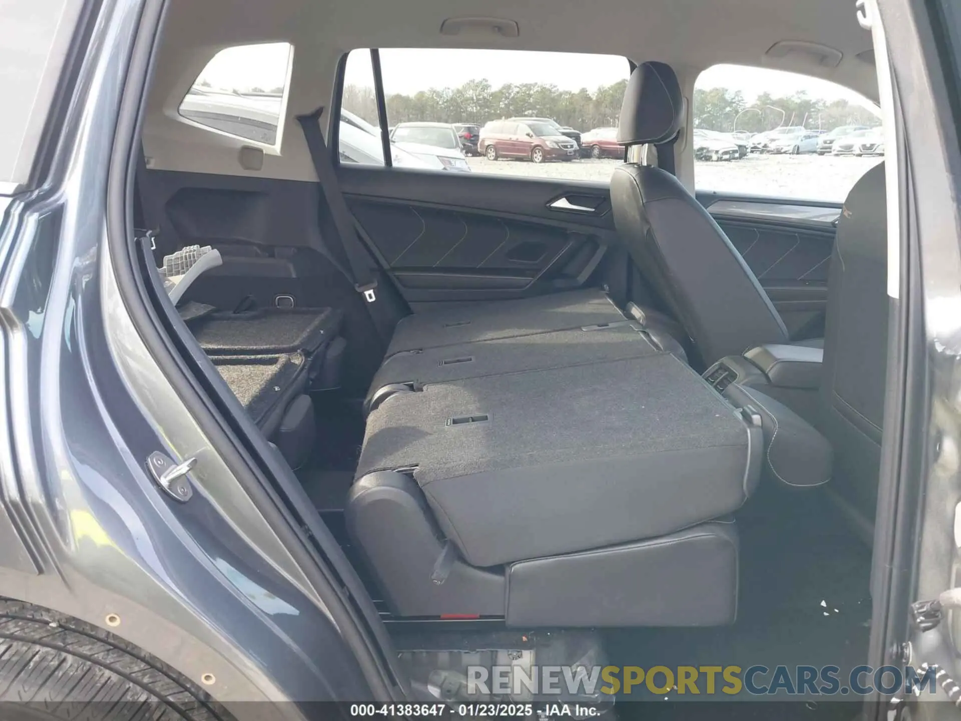 8 Photograph of a damaged car 3VV3B7AX1NM126028 VOLKSWAGEN TIGUAN 2022
